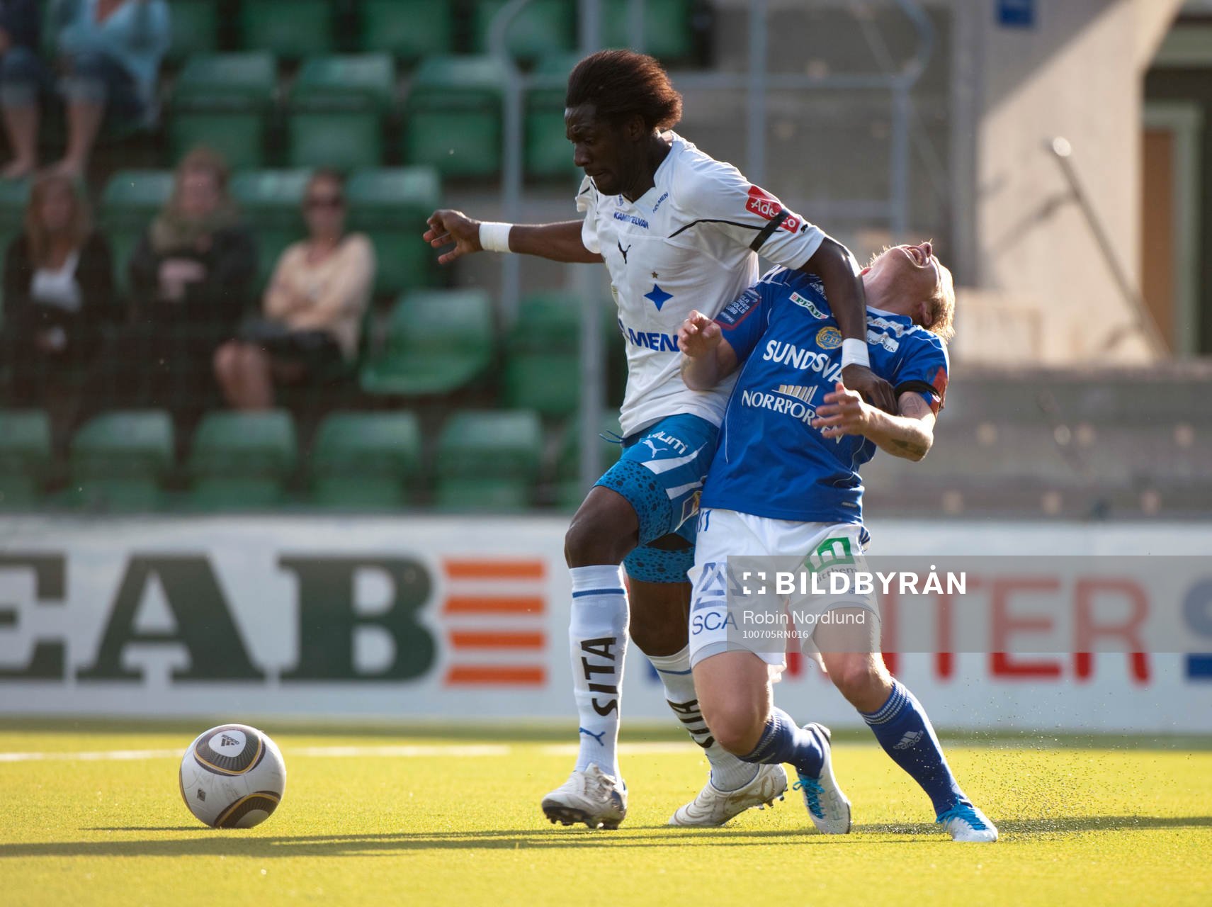 Russell Mwafulirwa, Norrköping mot Ari Skulason, Sundsvall