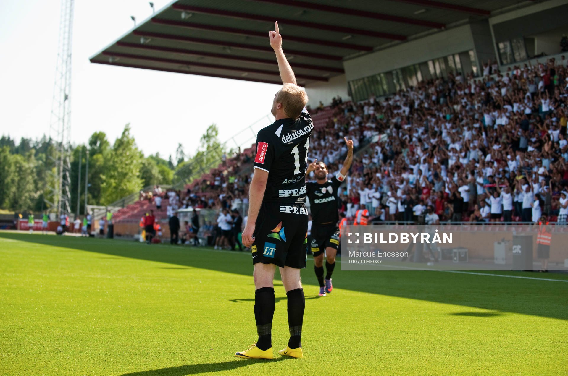 Xhevdet Lumnica, Assyriska jubel