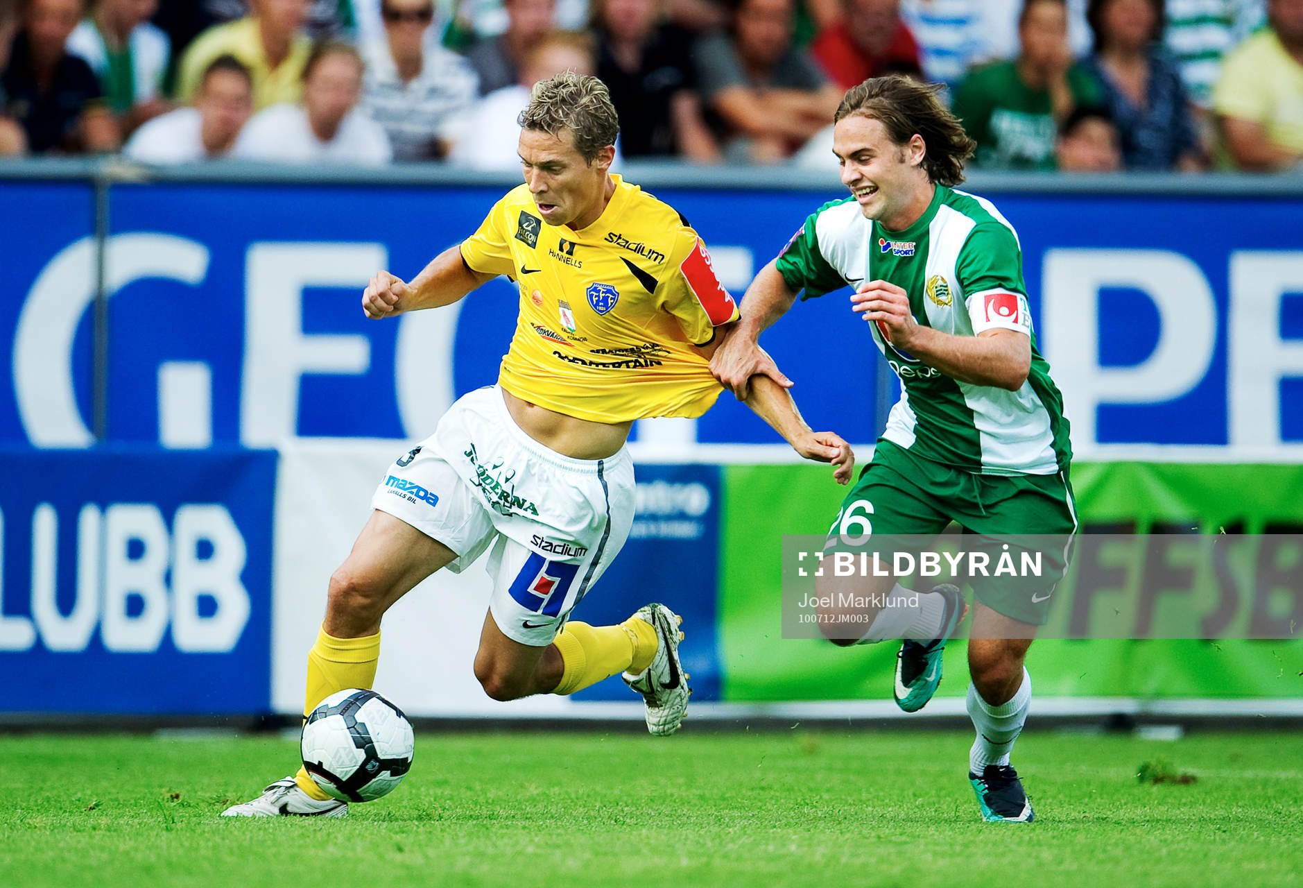 Daniel Alexandersson, Falkenberg, kämpar mot Simon Helg,