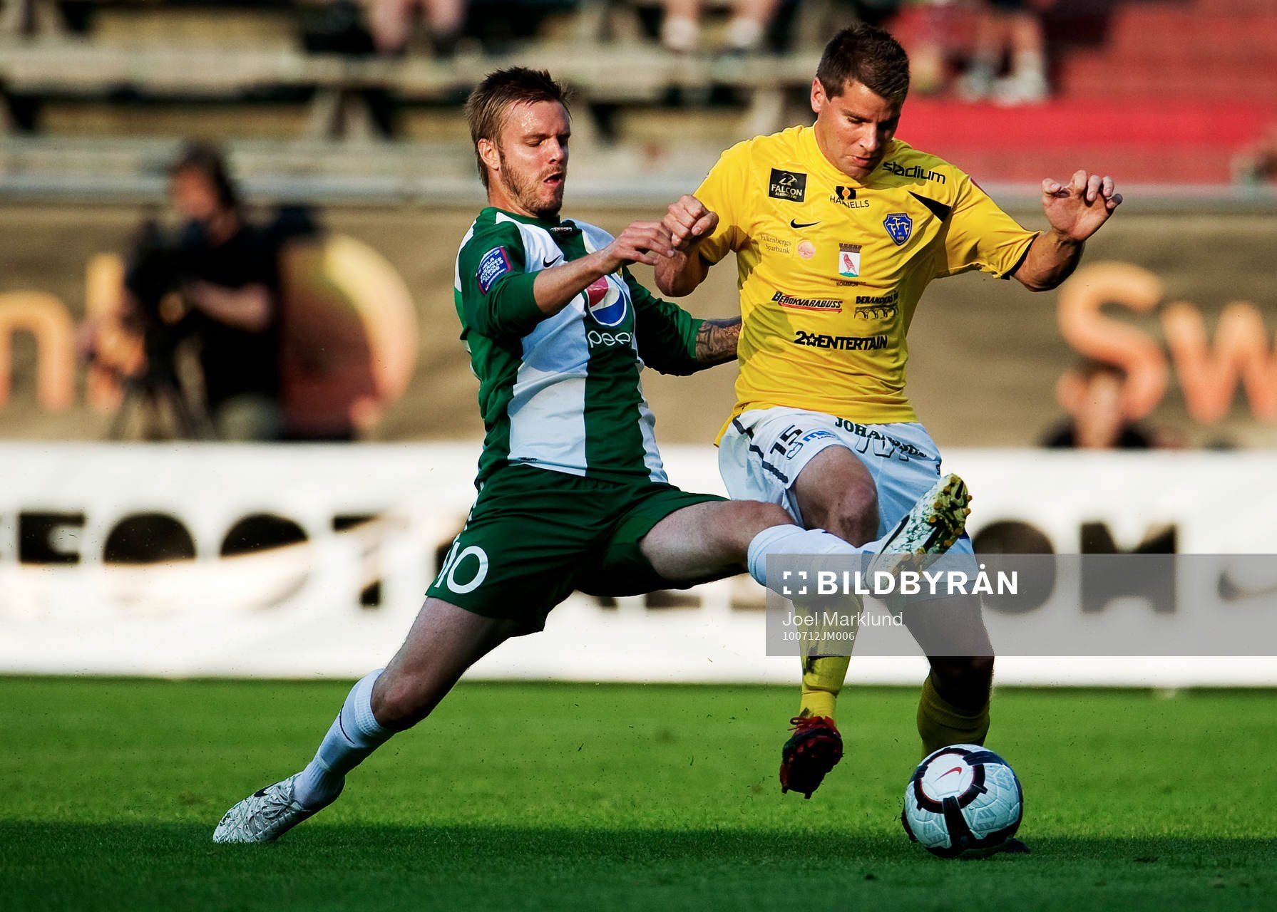 Andreas Dahl, Hammarby, stoppar Stefan Rodevåg, Falkenberg