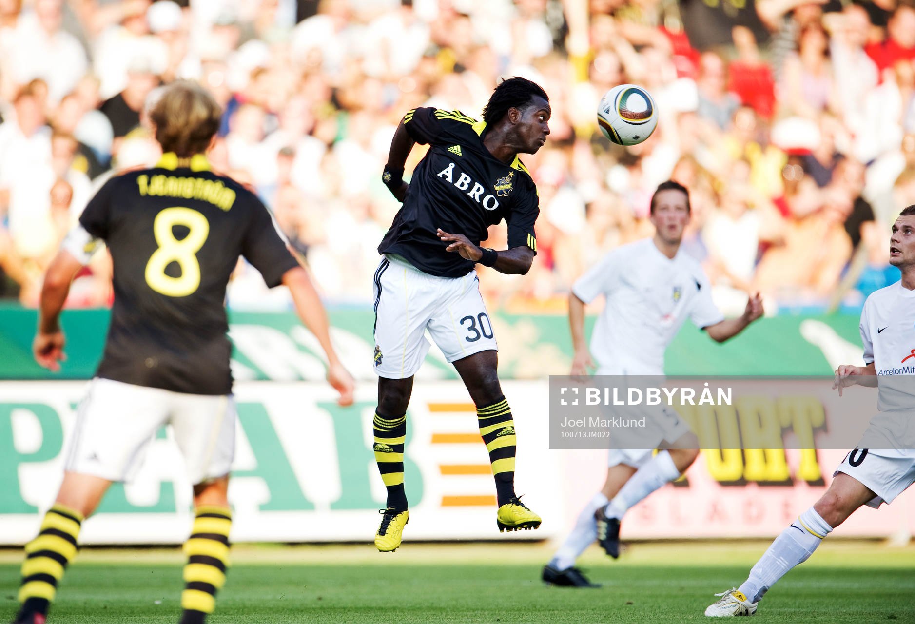 Dulee Johnson, AIK, nickar bollen