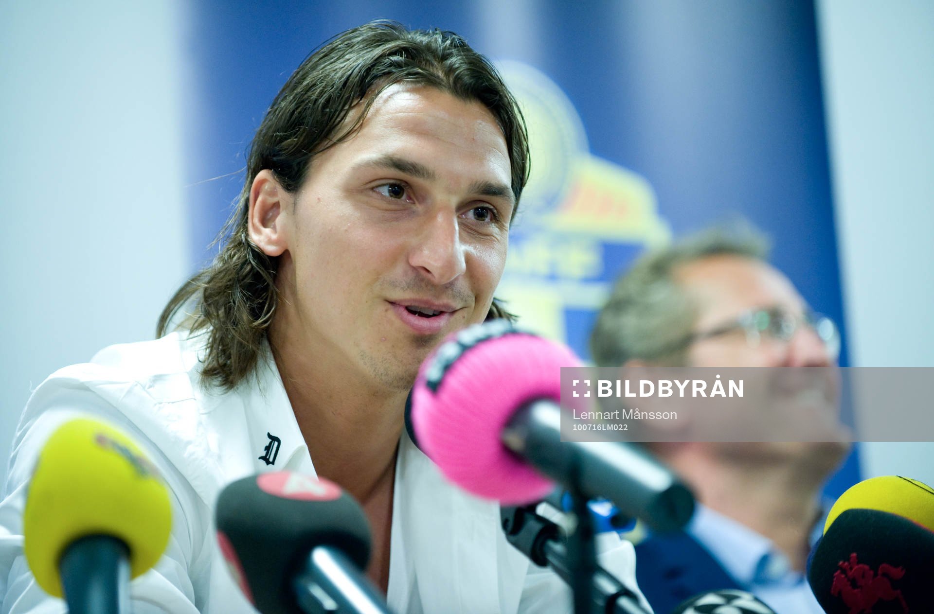 Zlatan Ibrahimovic, tackar åter ja till spel i det svenska