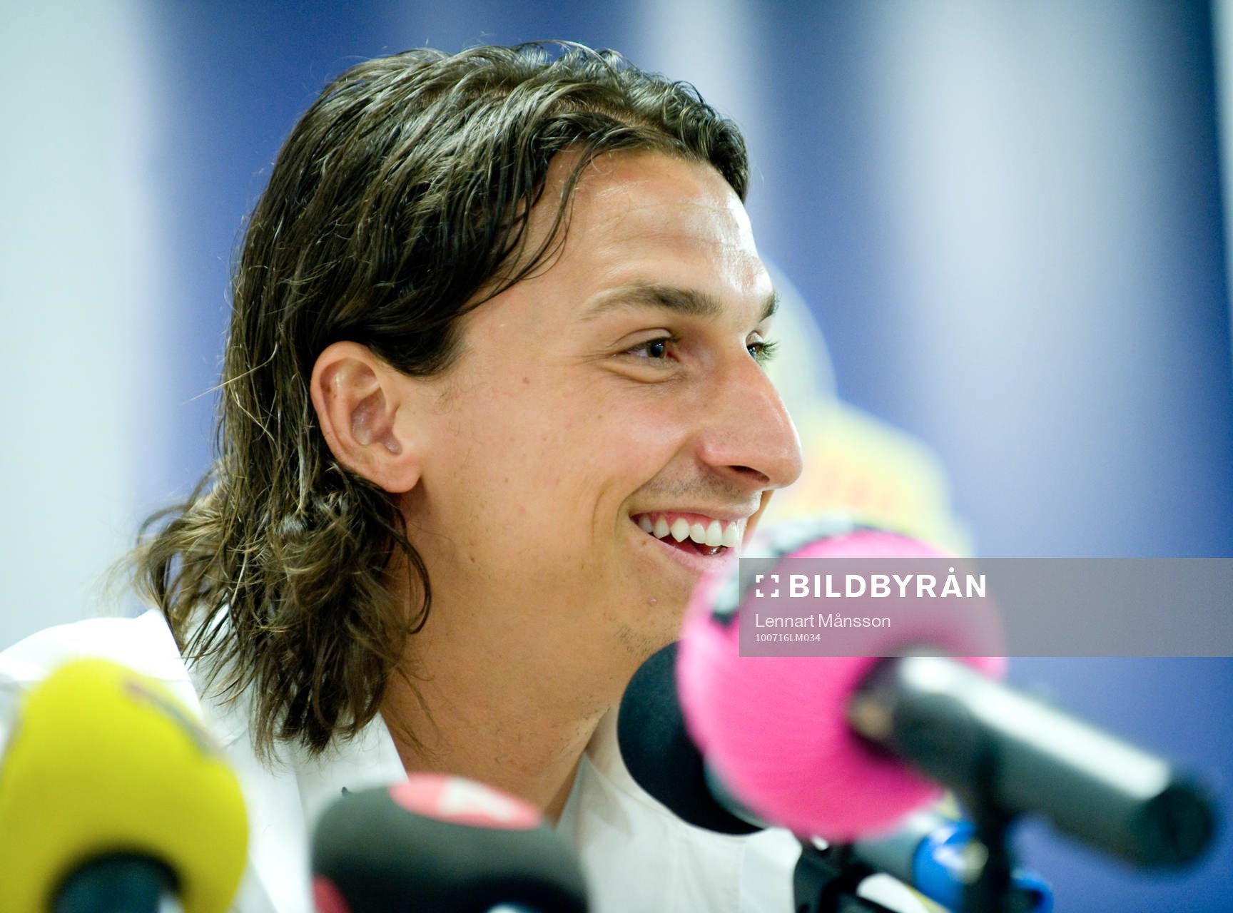Zlatan Ibrahimovic, tackar åter ja till spel i det svenska