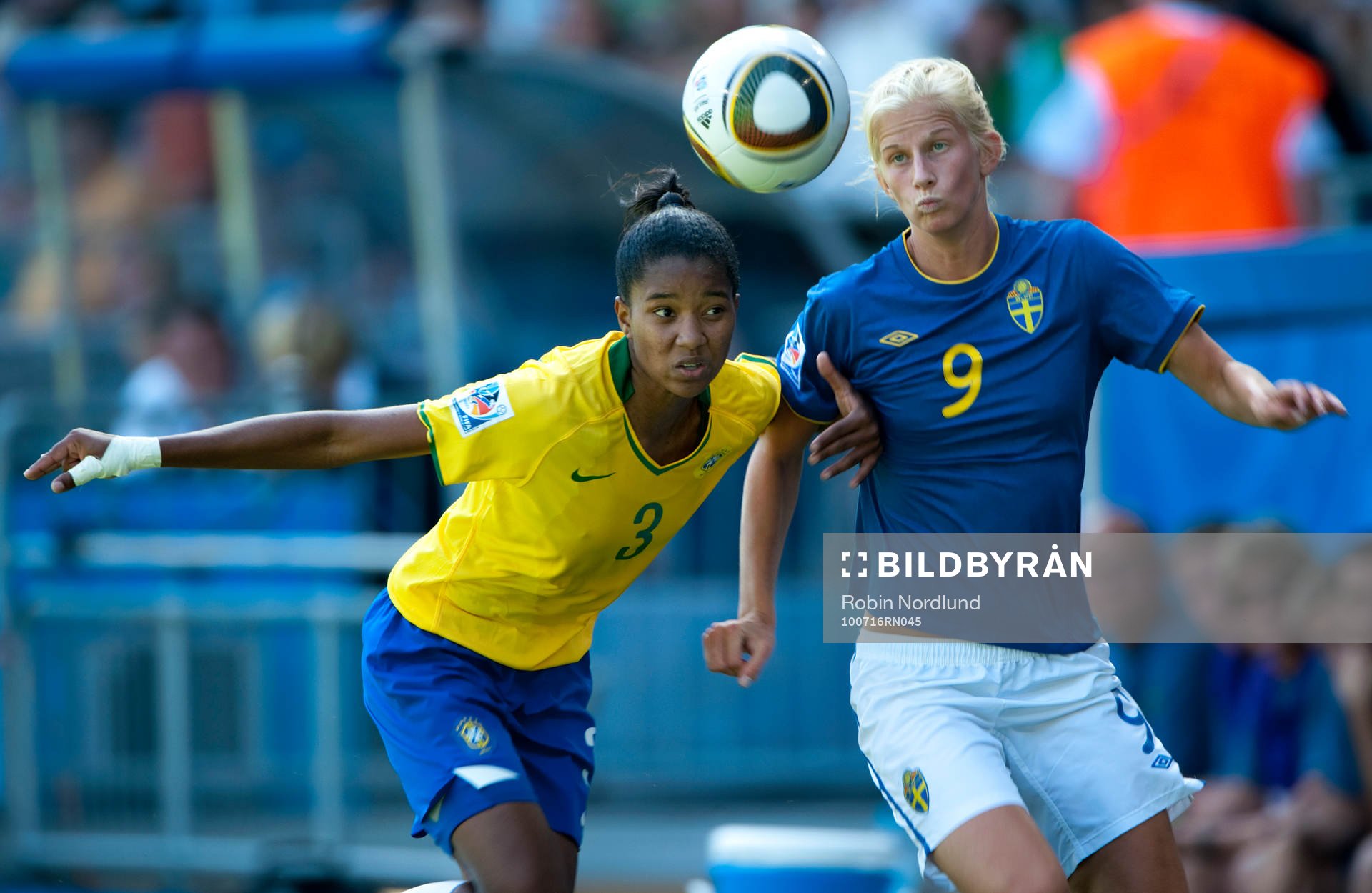 Juliana Cardozo, Brasilien och Sofia Jakobsson, Sverige