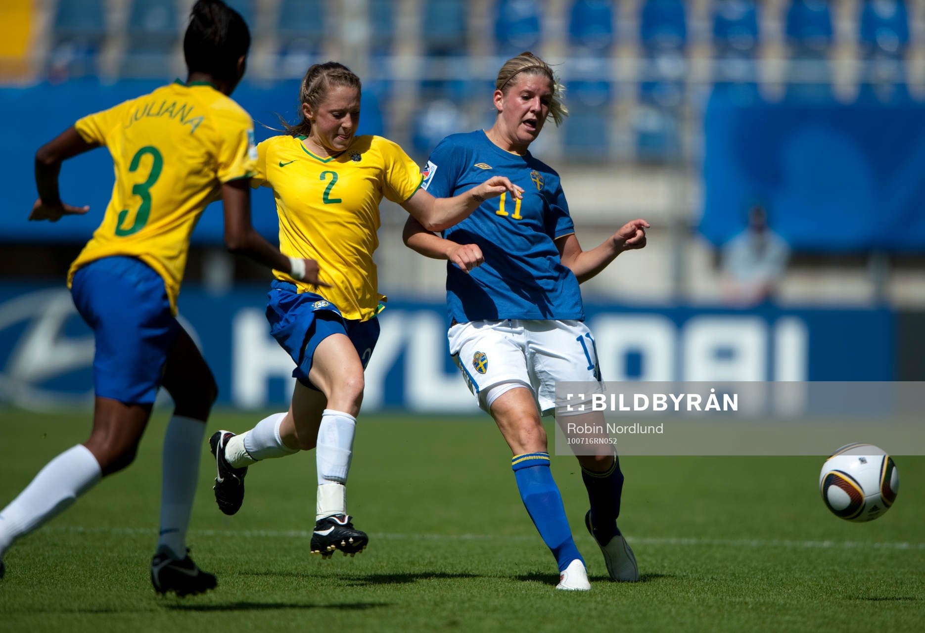 Leah, Brasilien och Olivia Schough, Sverige