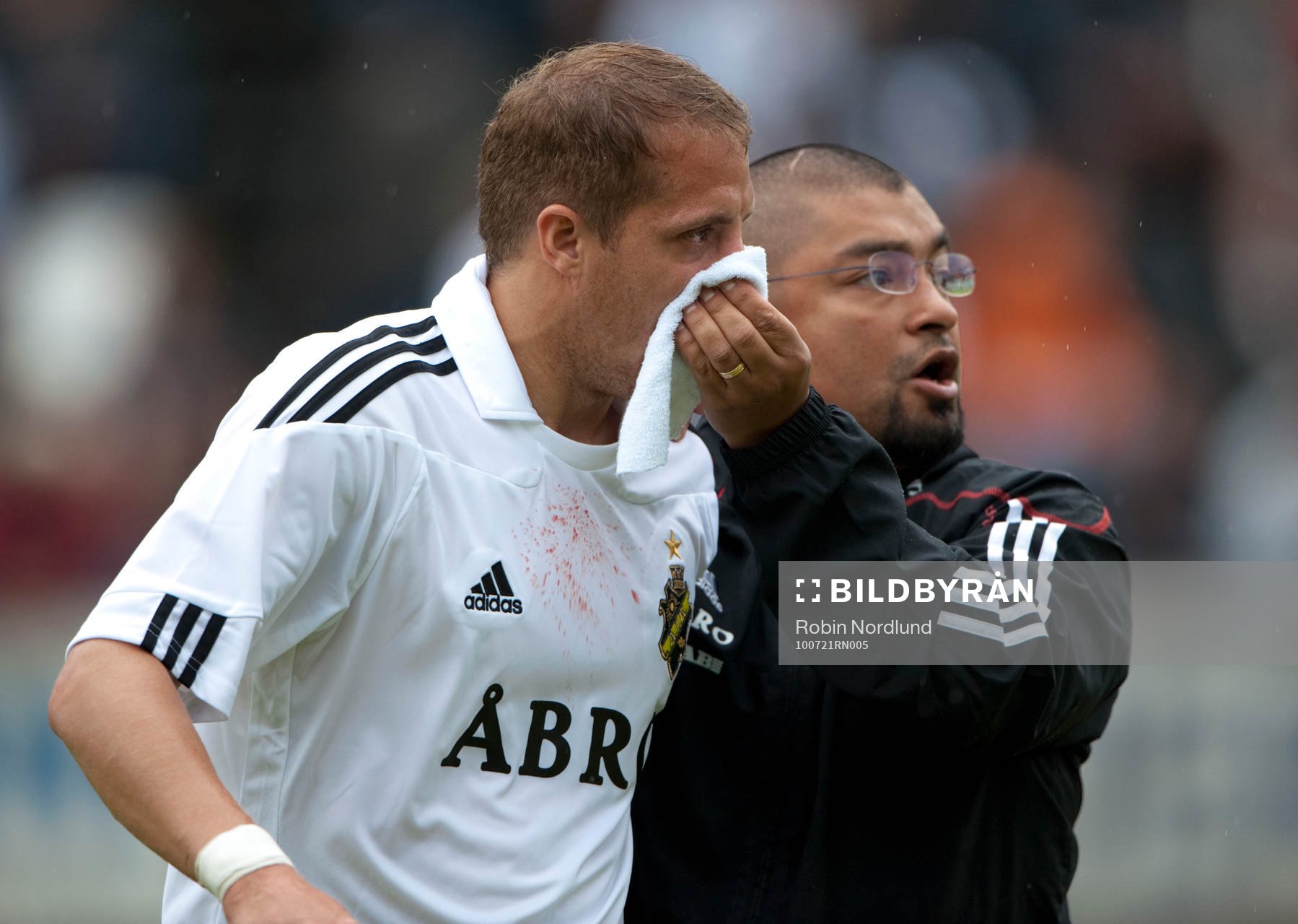 Kenny Pavey, AIK gör illa näsan