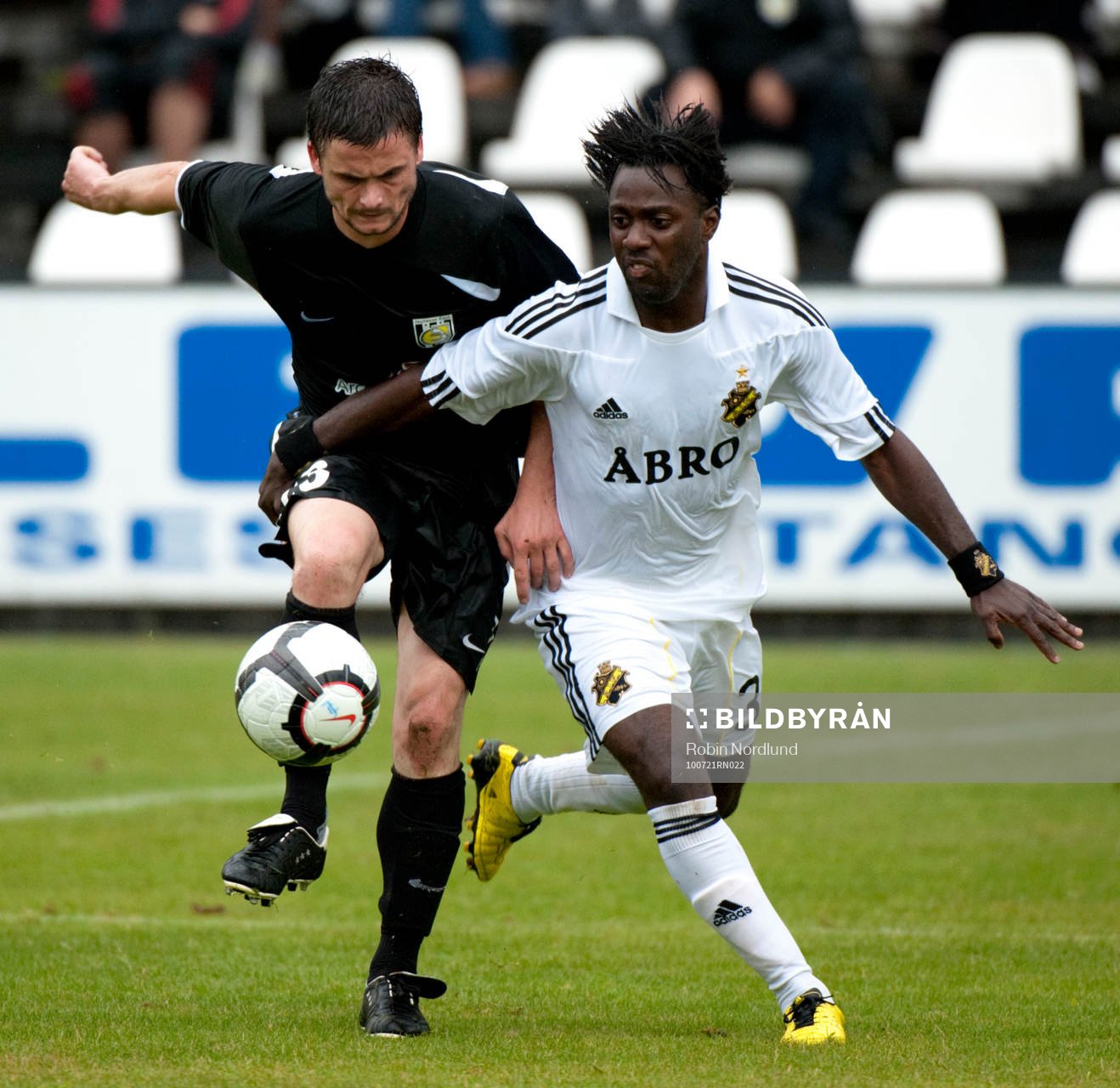 Dulee Johnson, AIK mot Kevin Martin, Jeunesse