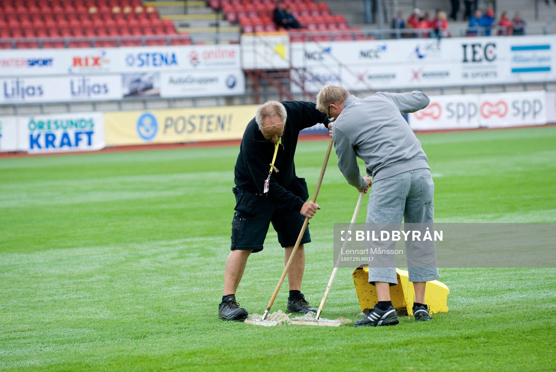 Vattensjuk plan, risk för inställd match på Fredriksskans