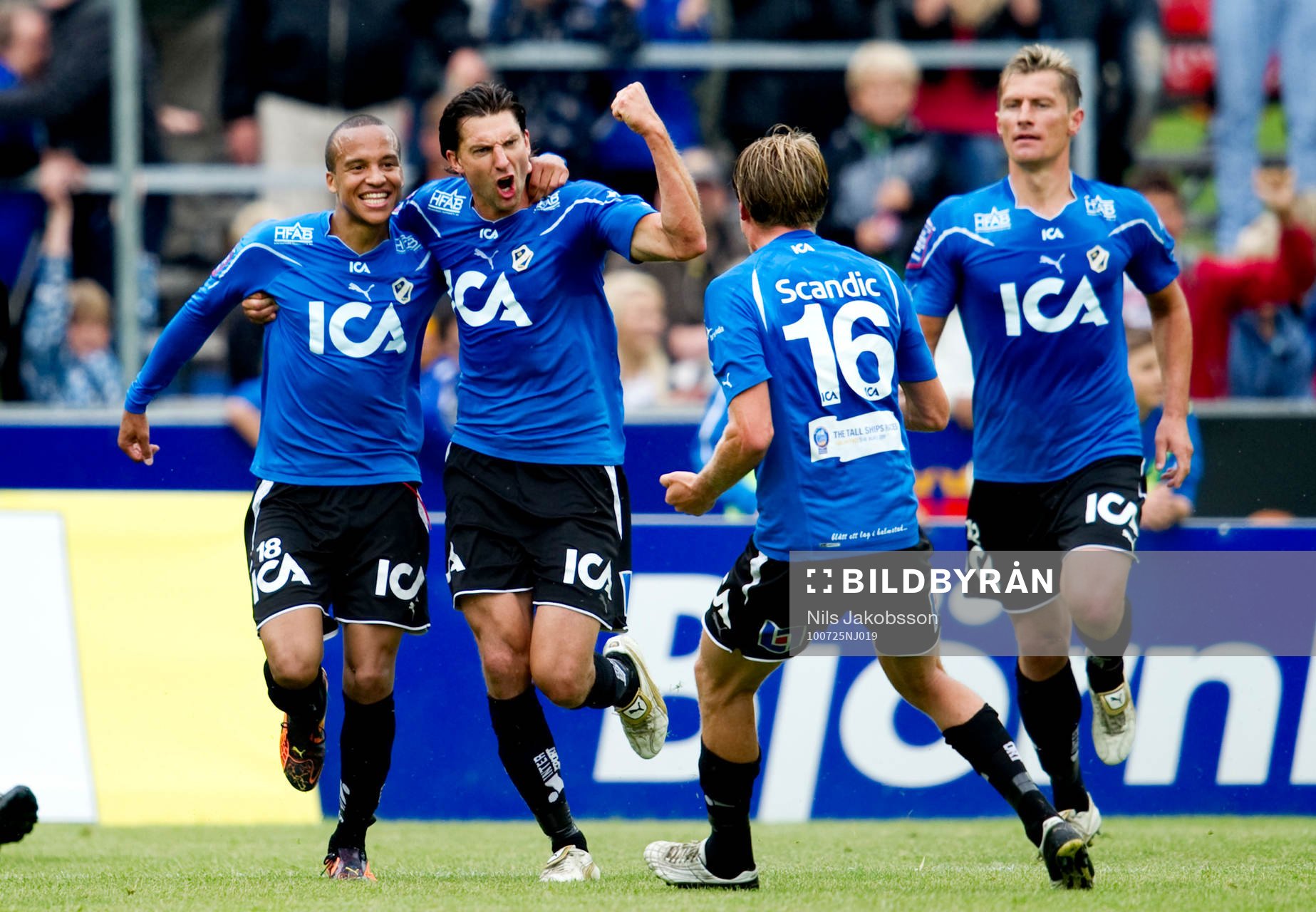  Marcus Olsson, Mikael Rosén, Halmstad, jubel.
