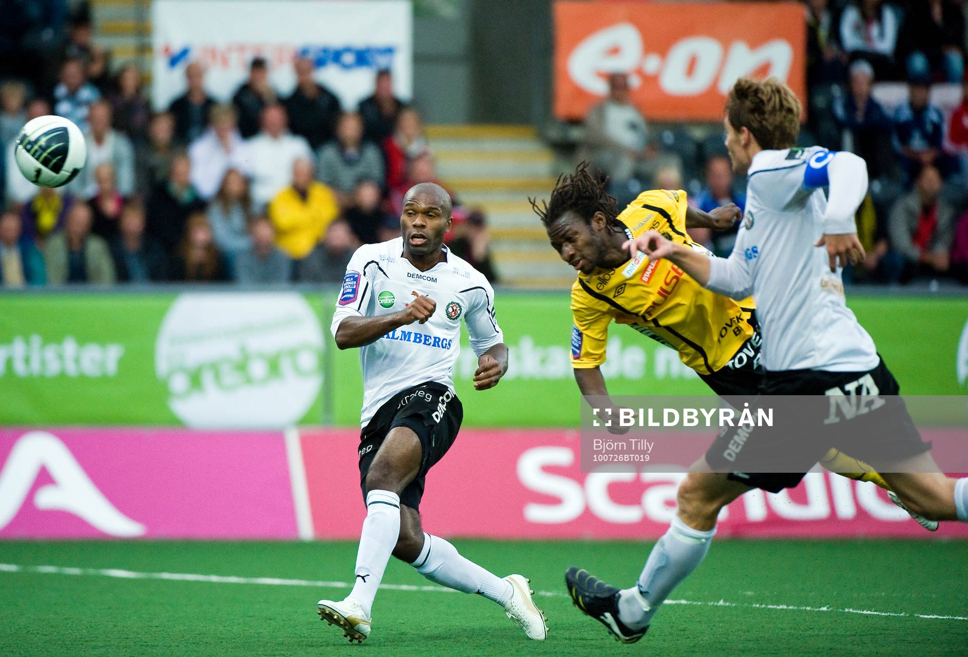 Samuel Wowoah, Örebro och Amadou Jawo, Elfsborg