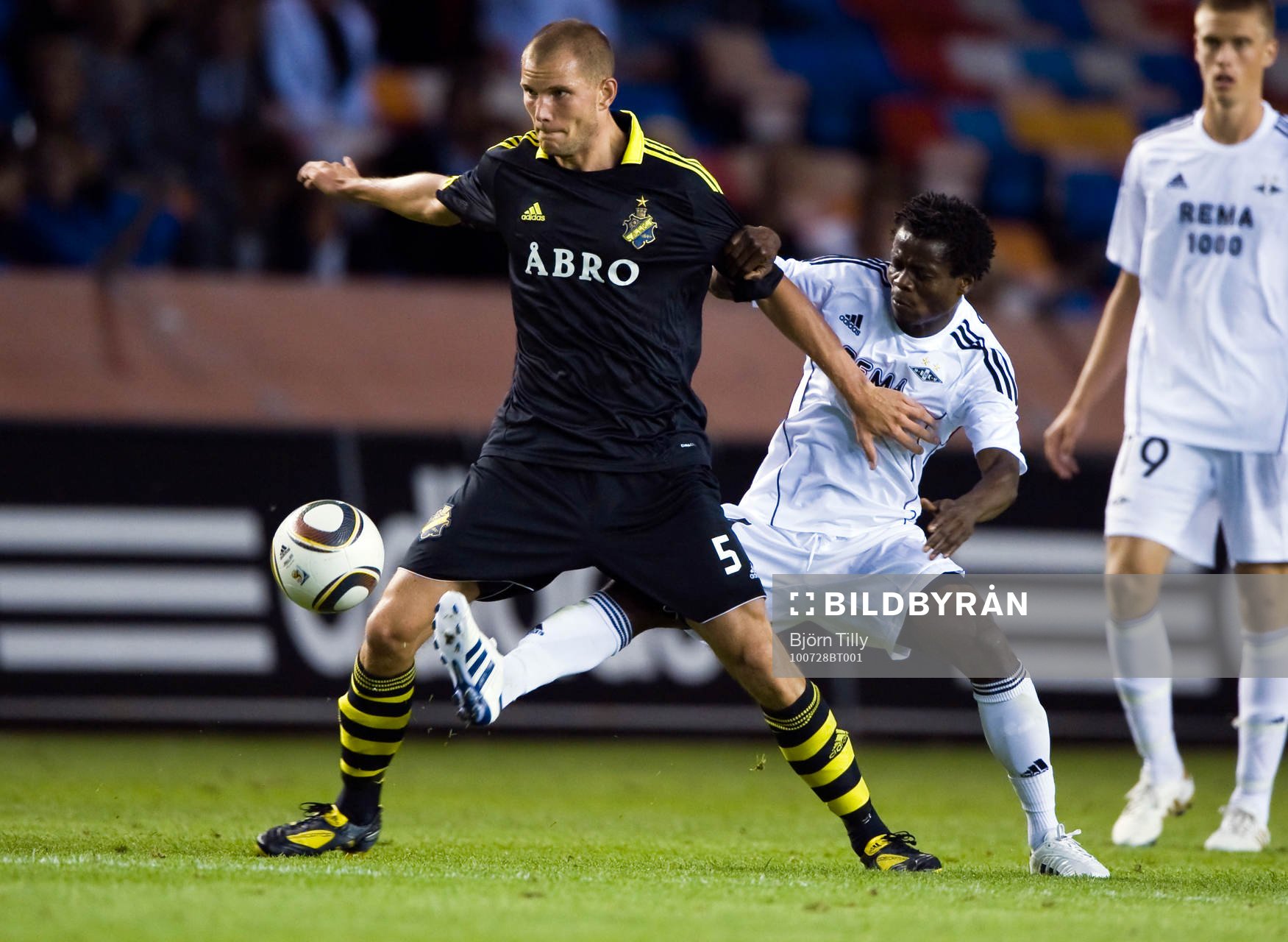  Robert Åhman-Persson, AIK och Anthony Annan, Rosenborg.