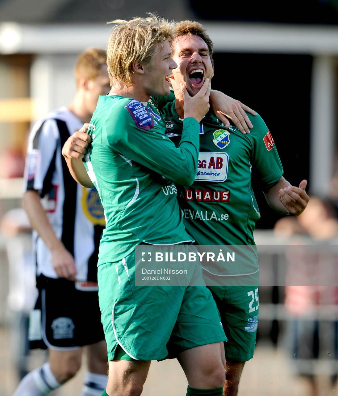  Michel Thomas, Ljungskile har gjort 1-0. Jubel.