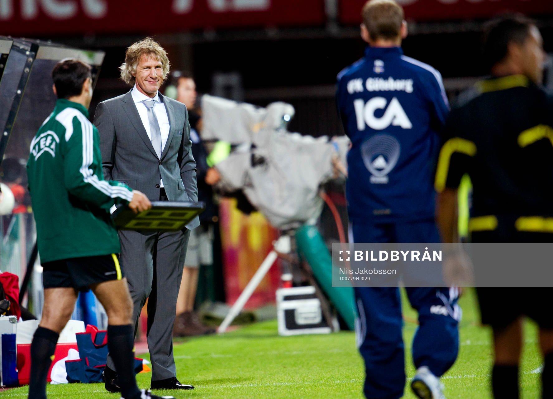 Gertjan Verbeek, tränare AZ Alkmaar tittar på Jonas