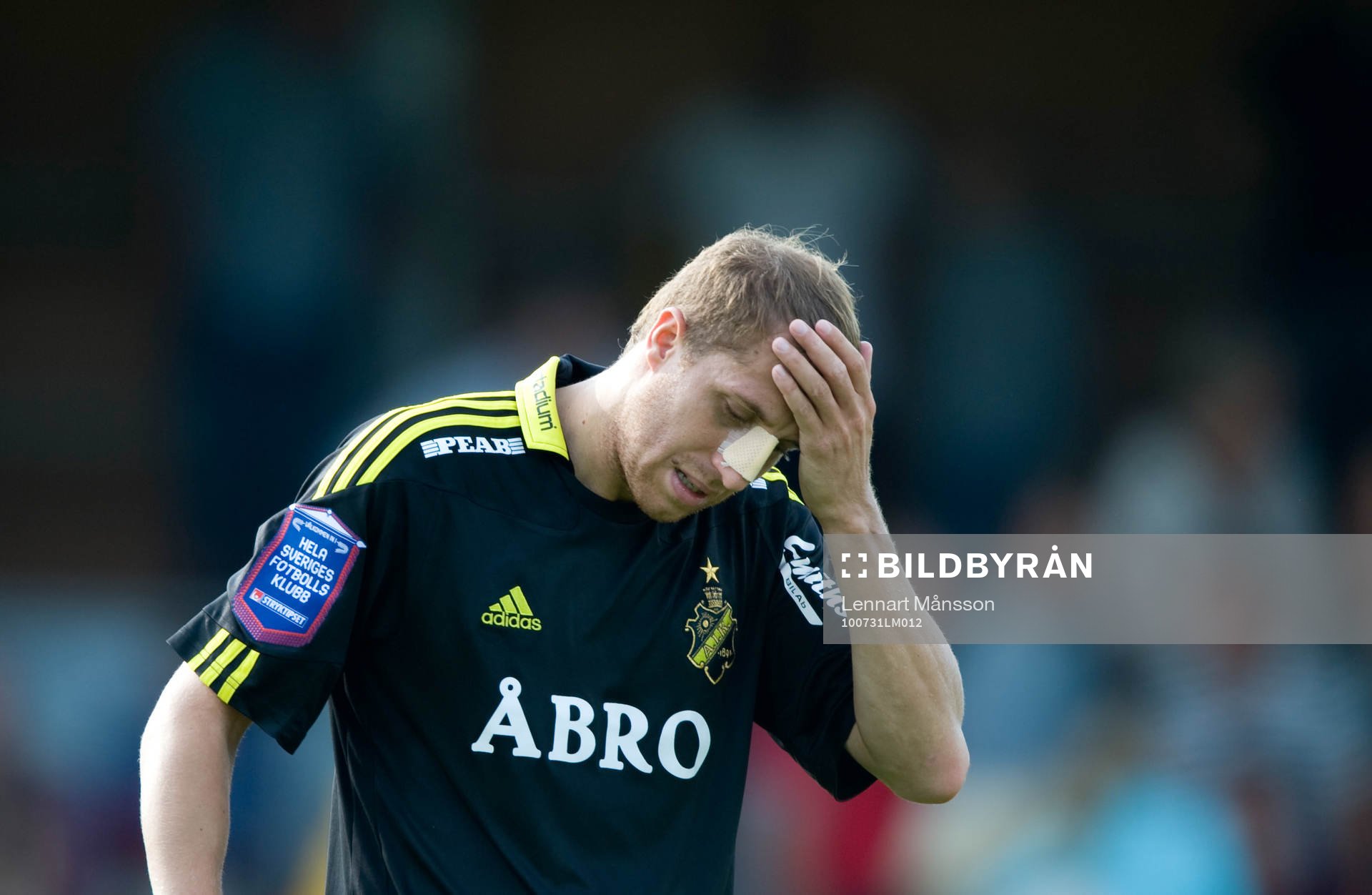 Kenny Pavey, bruten näsa