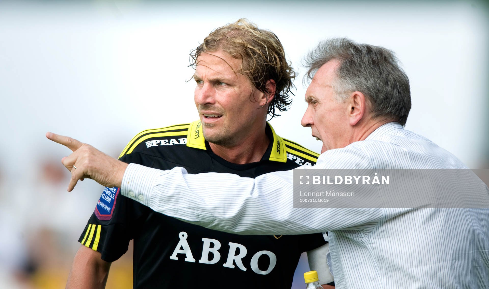 Alex Miller, tränare, instruerar Daniel Tjernström