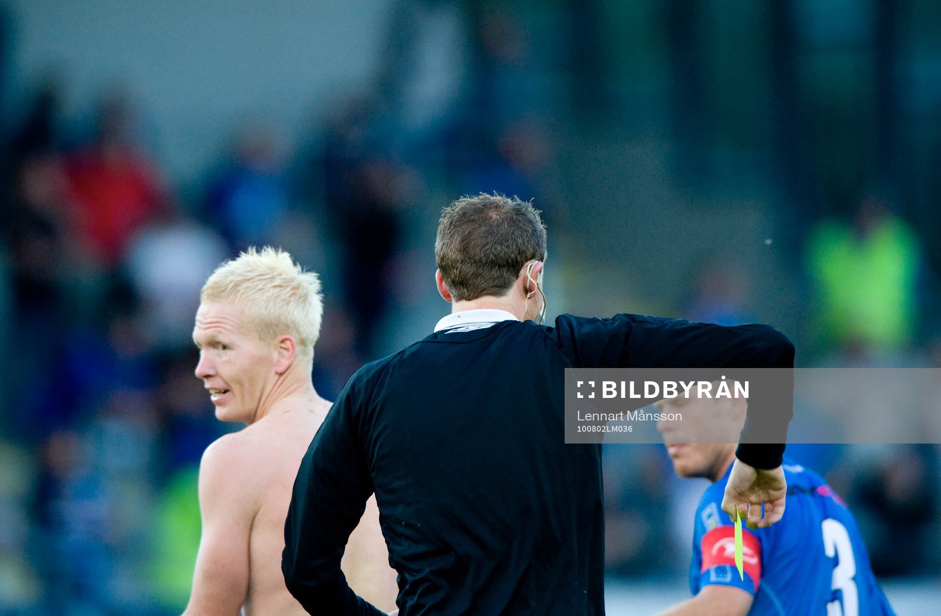 Mattias Adelstam, Trelleborg, drog av sig tröjan och fick