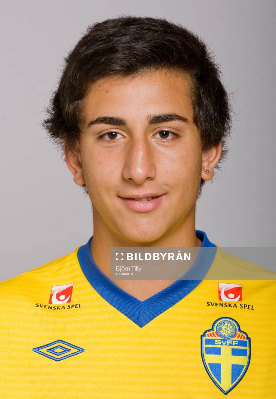 Dana Barzengi, Sverige