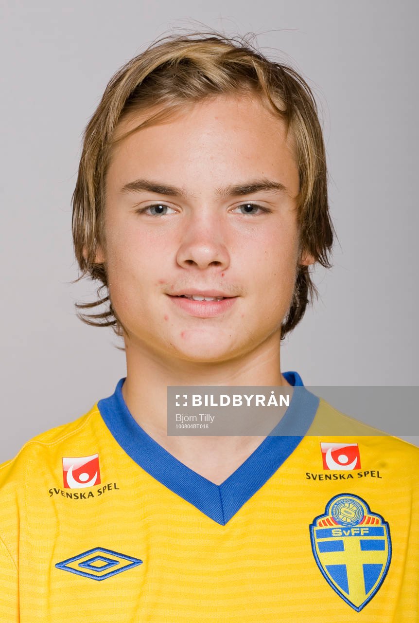 William Magnuzon, Sverige