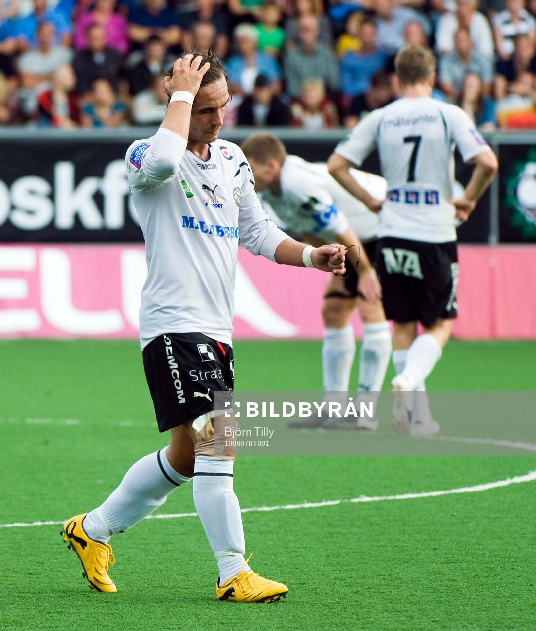 Nordin Gerzic, Örebro utvisad. (Utvisning)