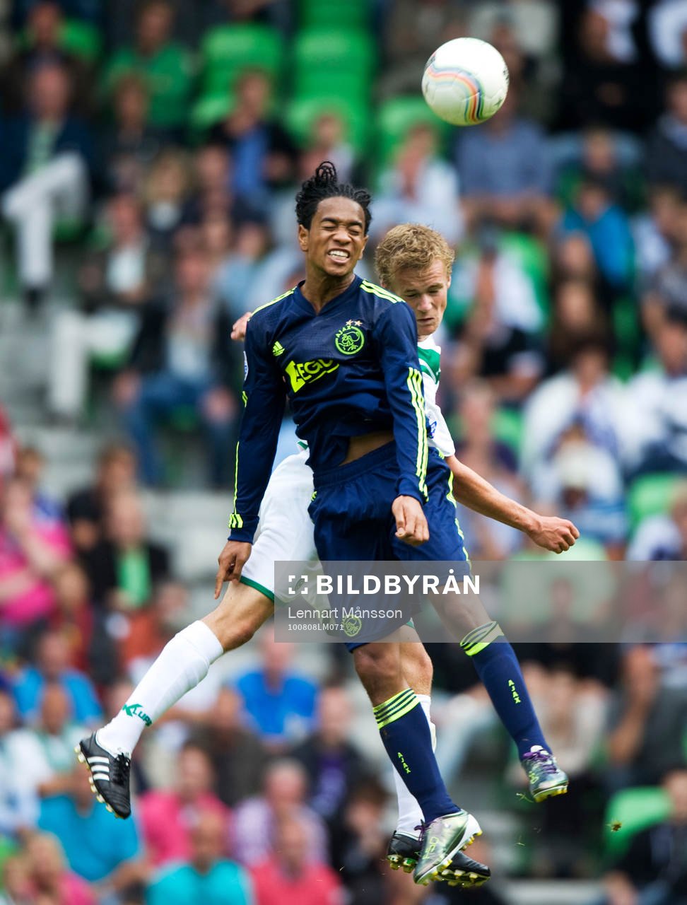 Urby Emanuelson, Ajax och Maikel Kieftenbeld, Groningen.