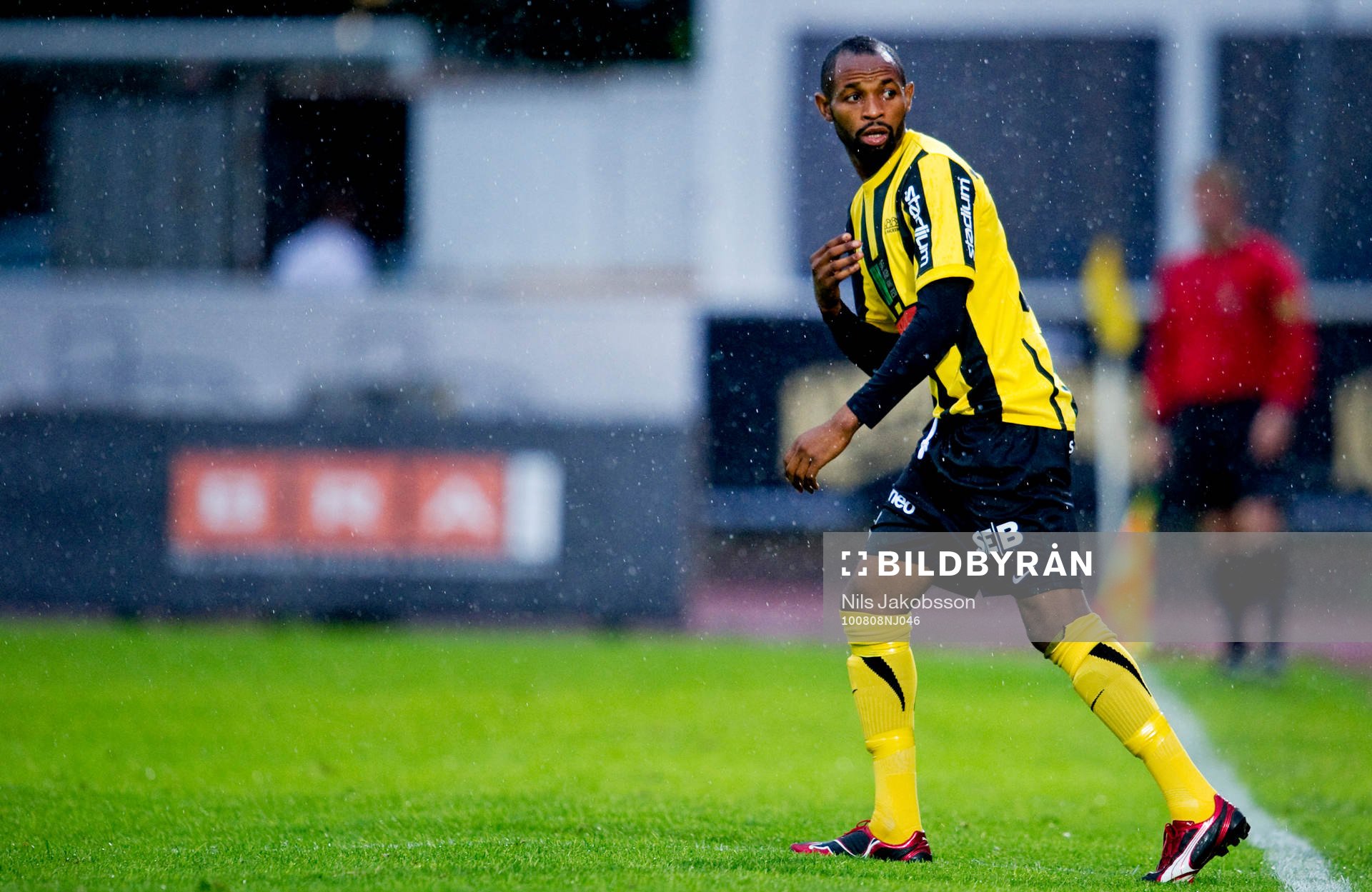Rene Makondele,  debut