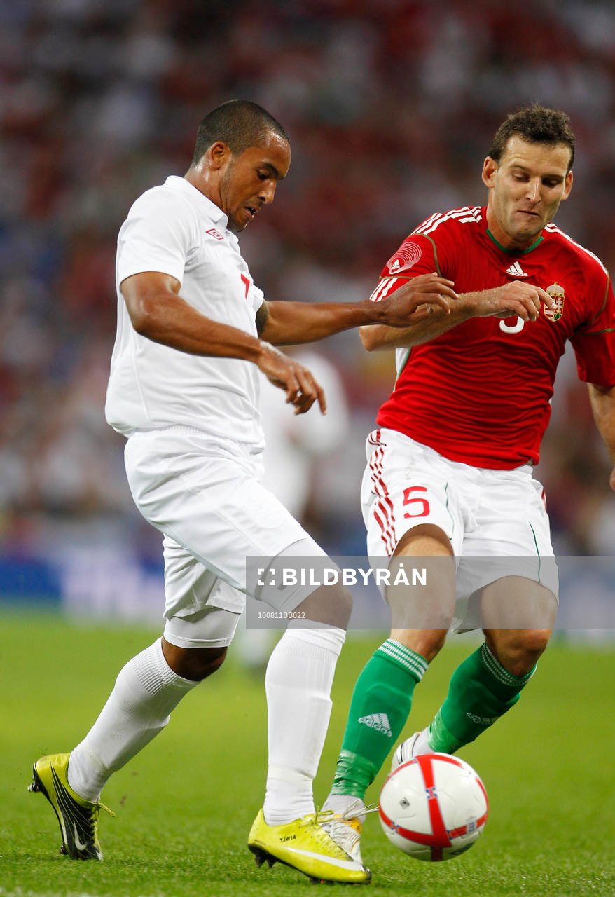 Theo Walcott, England och Zoltan Szelesi, Ungern
