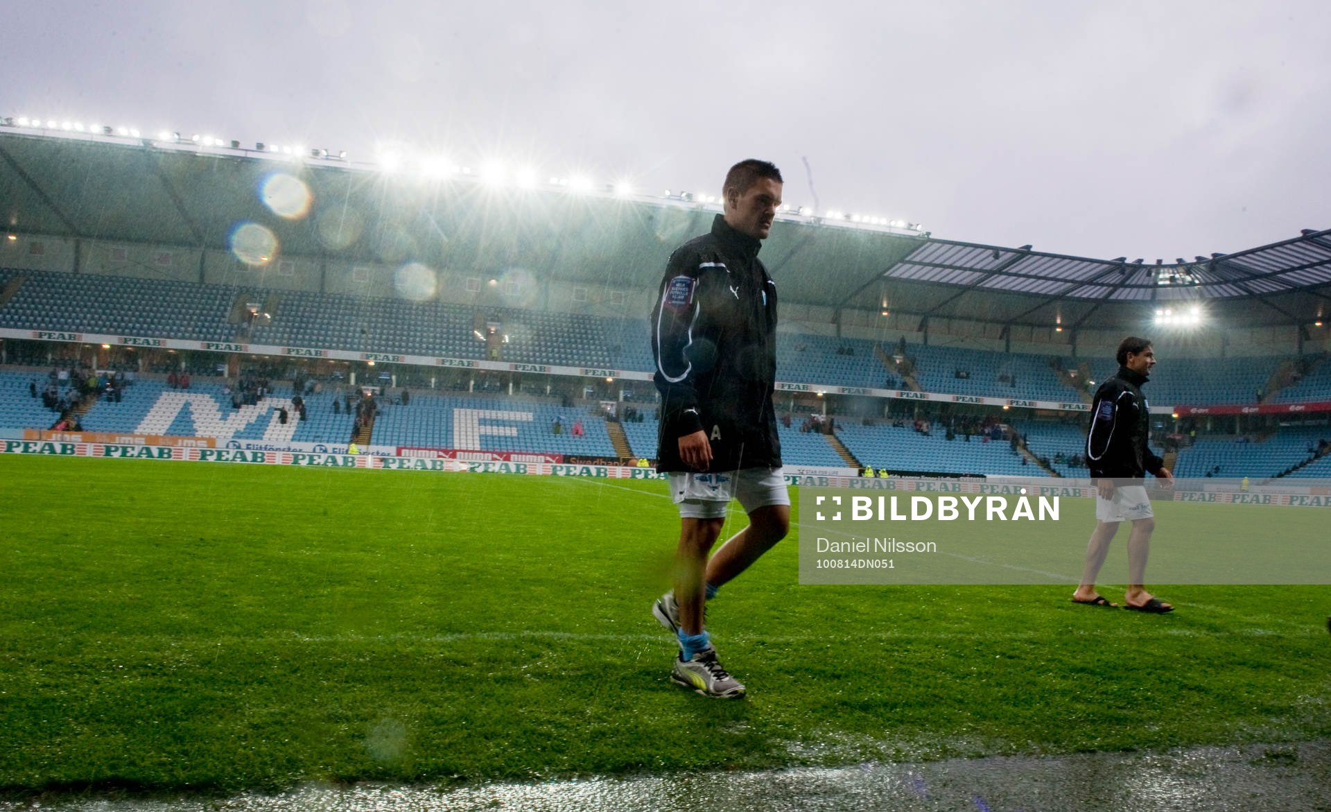 Malmö spelare på väg ut eftersom matchen blev inställd