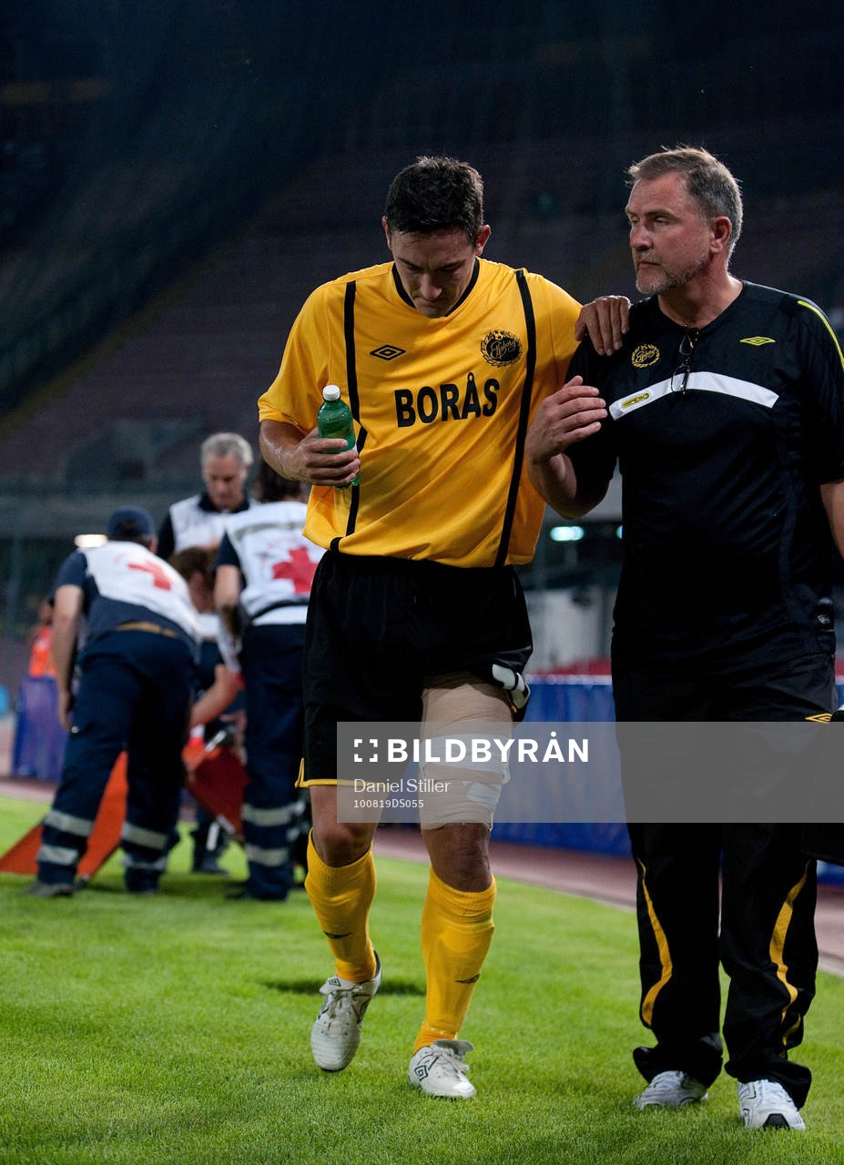 Stefan Ishizaki, Elfsborg, får utgå med lårskada. Skada