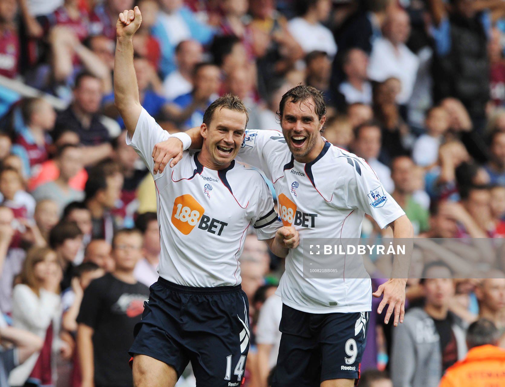Kevin Davies och Johan Elmander, glädje, jubel, Bolton