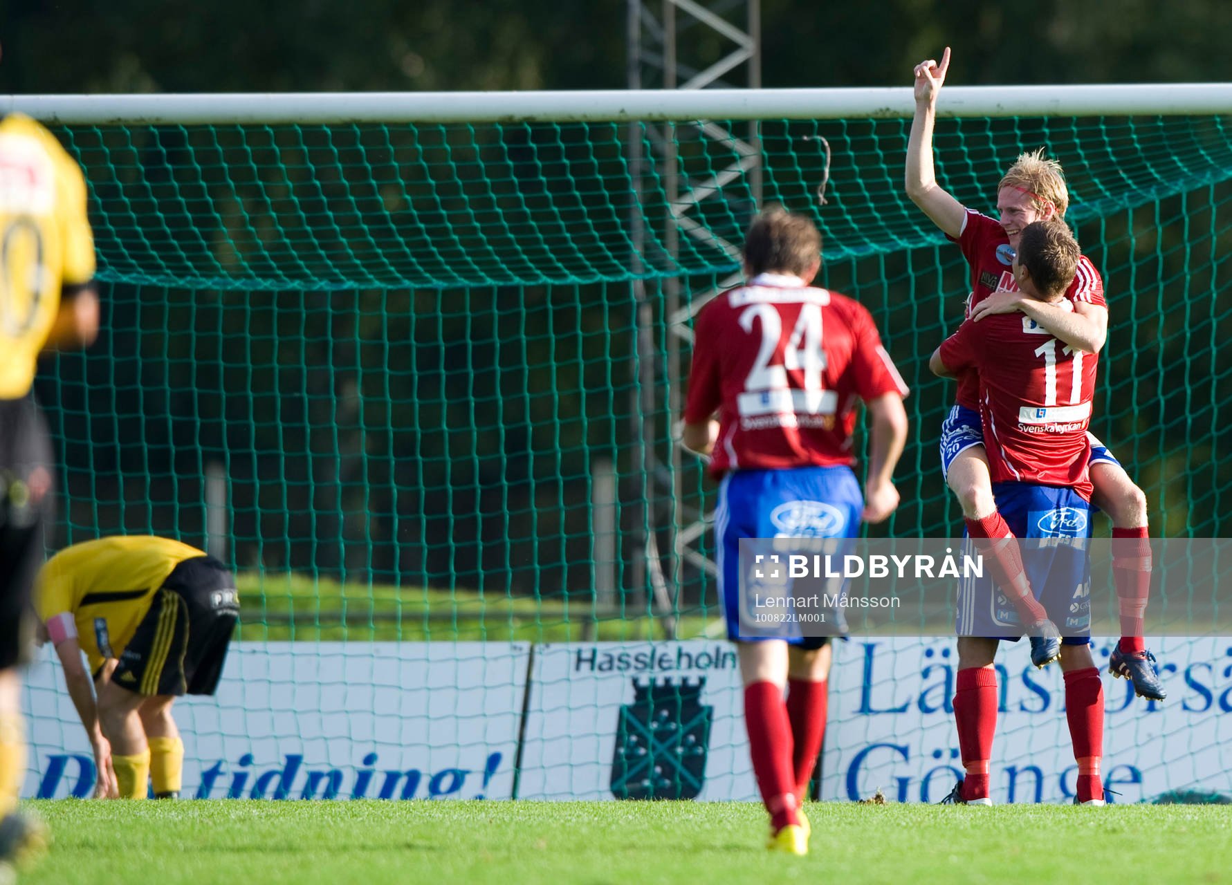  Efter jättetavla har Karlskrona kvitterat till 1-1 och jublar
