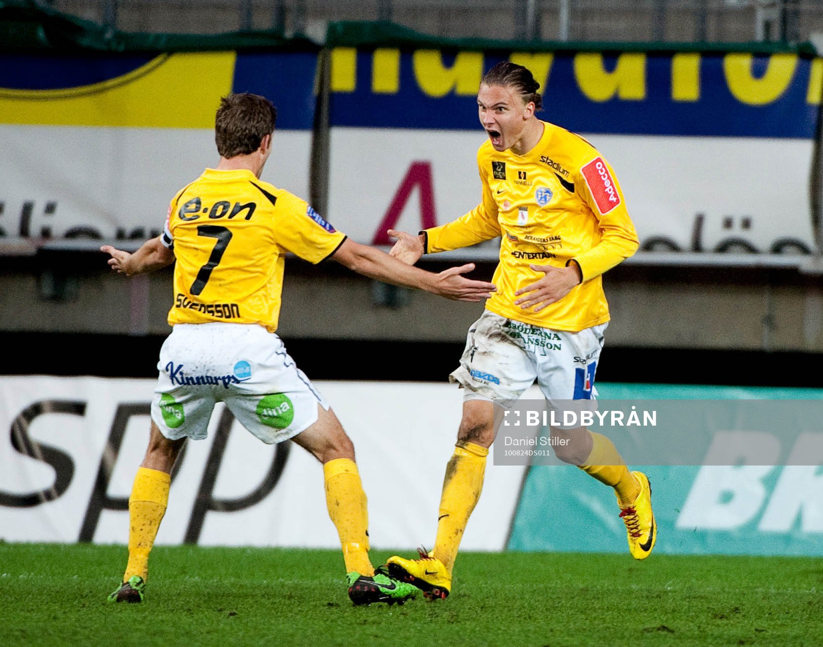 Erik Johansson, Falkenberg, gör 0-1, jubel David Svensson