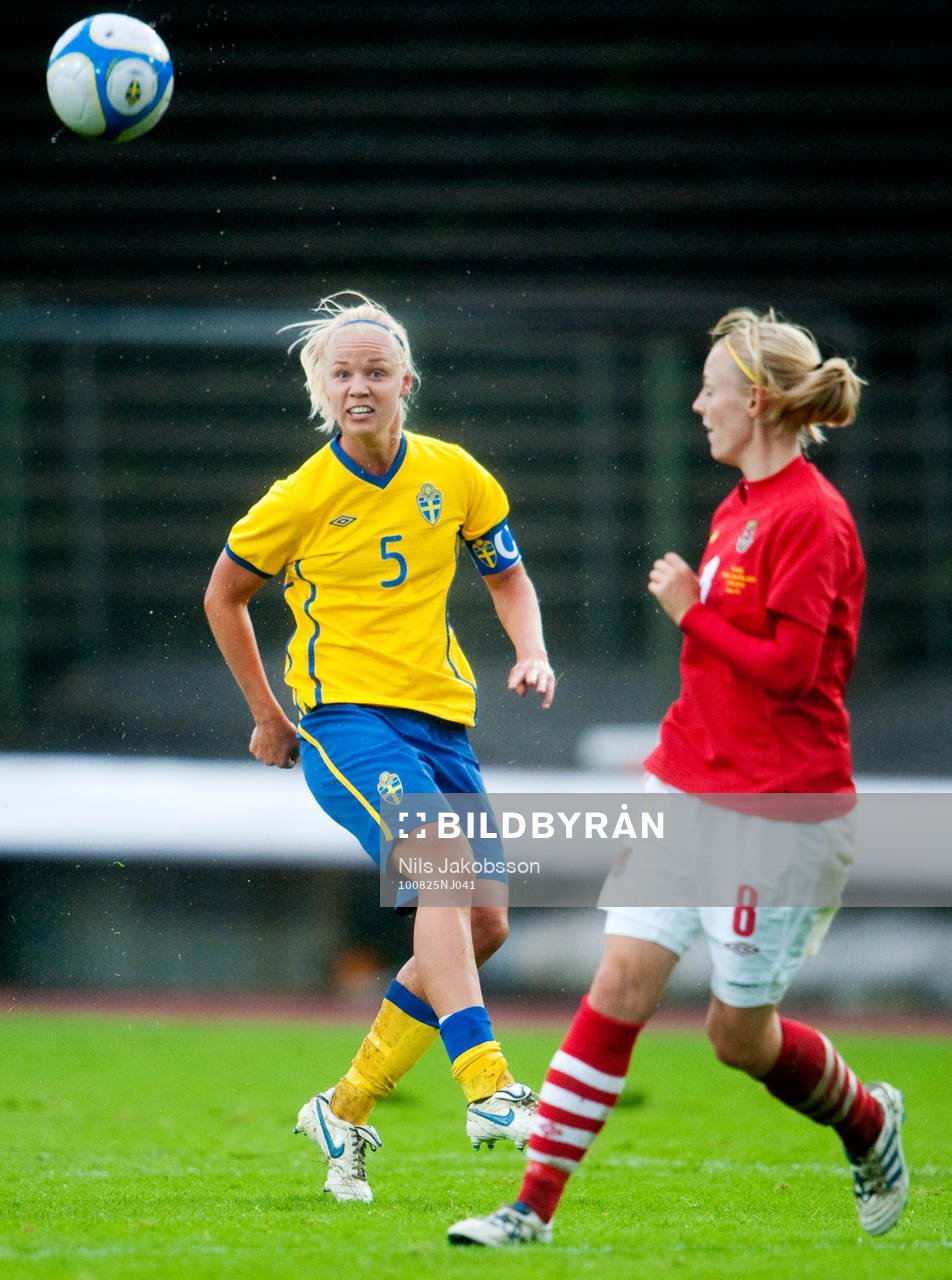 Caroline Seger, Sverige