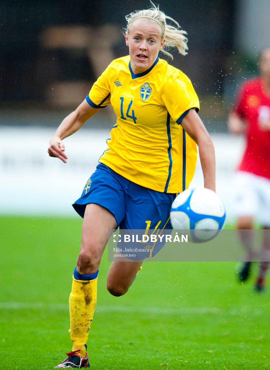 Josefine Öqvist, Sverige