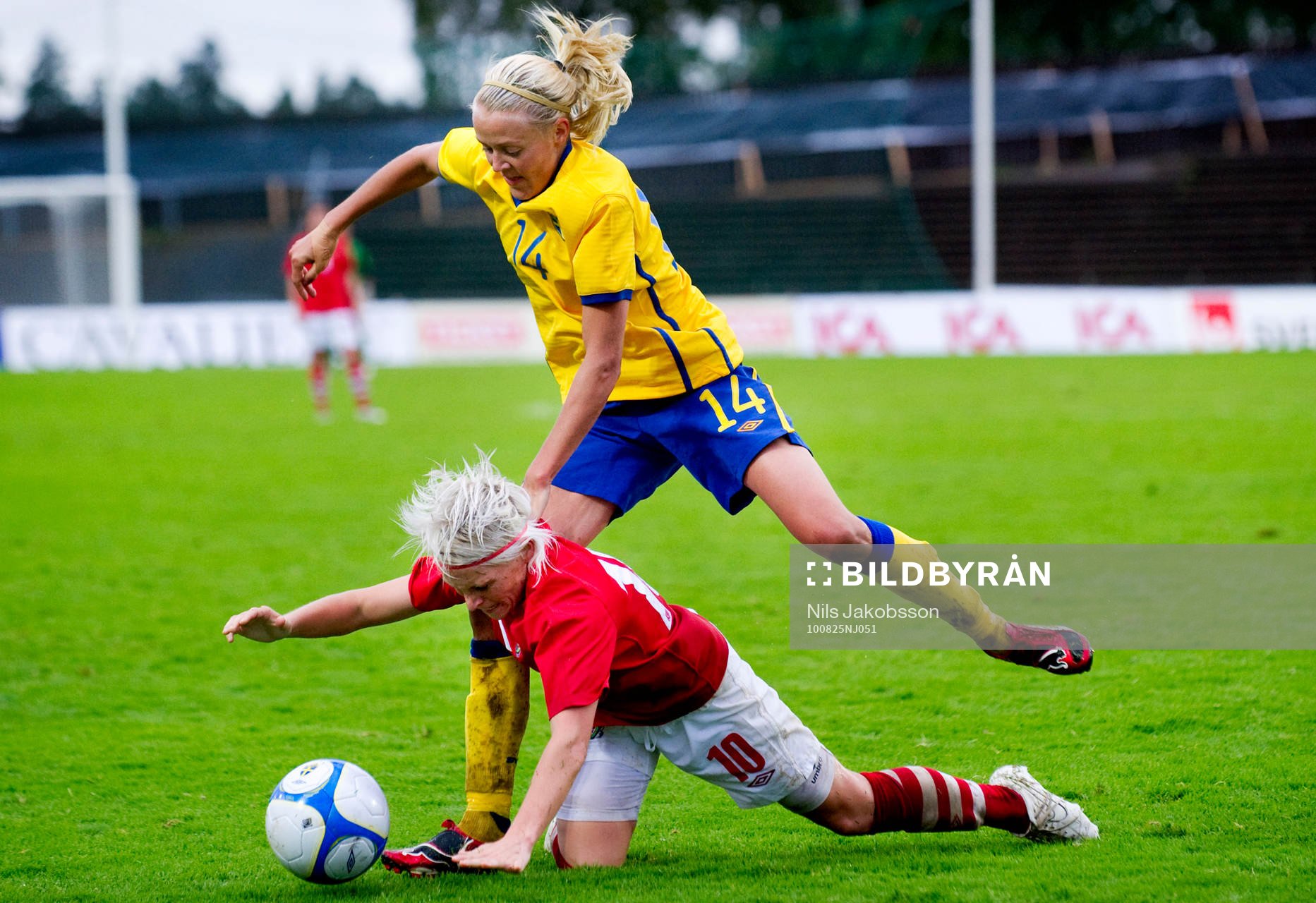 Jessica Fishlock, Wales, Josefine Öqvist, Sverige