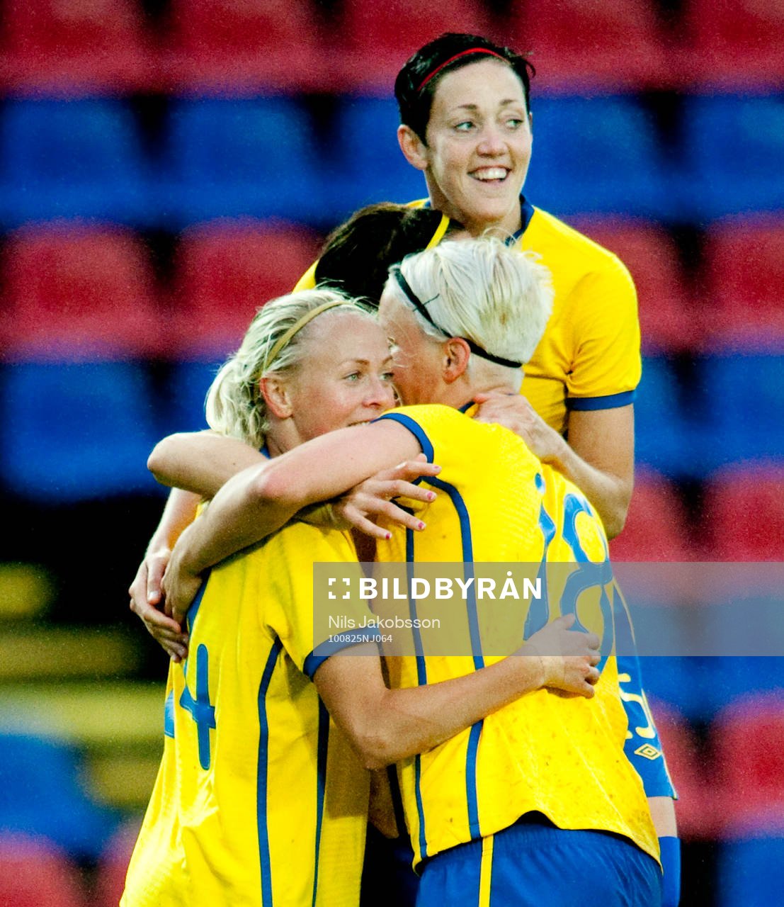 Therese Sjögran, Josefine Öqvist, Nilla Fischer, Sverige