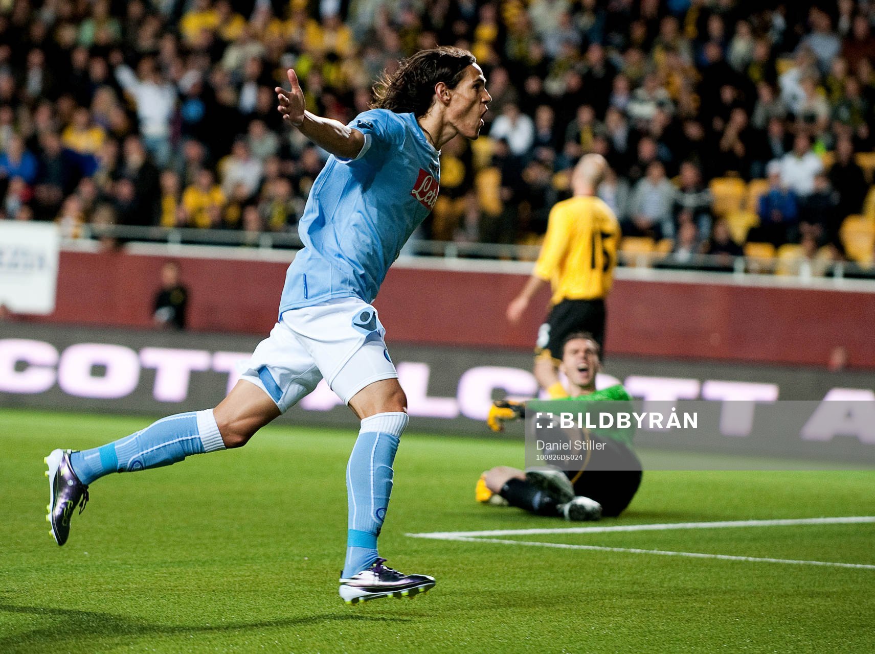 Cavani gör 0-1 till Napoli