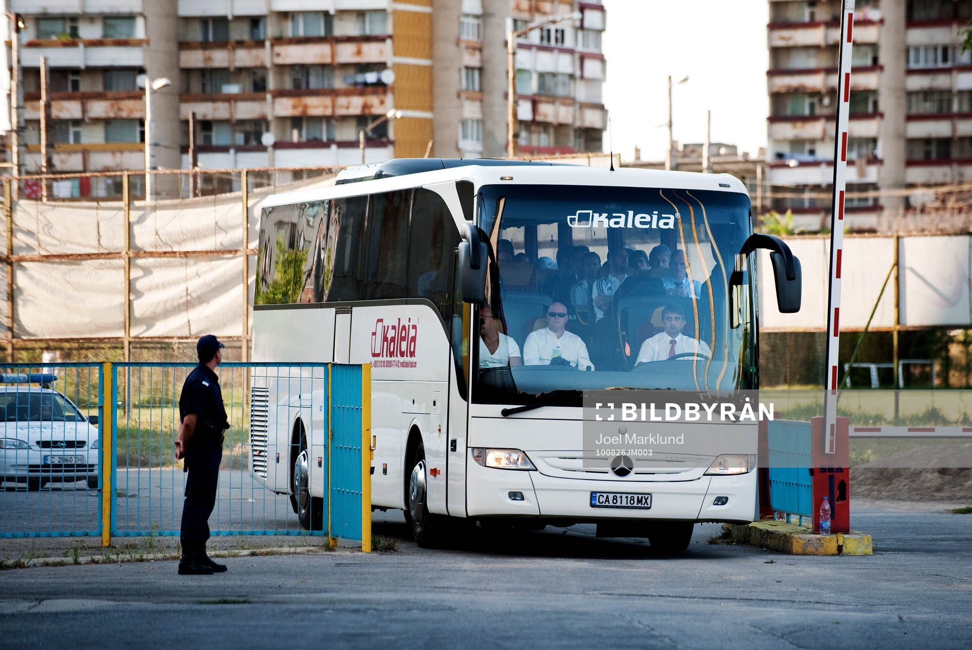 AIK anländer i buss till Georgi Asparuhov Stadion