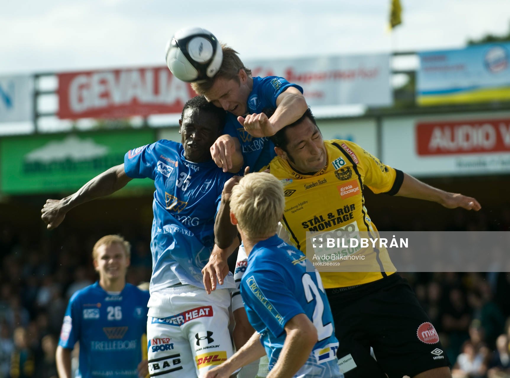 Peter Abelsson och Ibrahim Koroma, Trelleborg, Juan