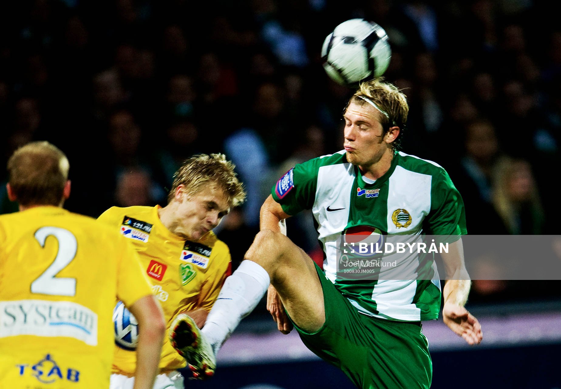 Petter Lennartsson, Jönköping, krockar med Tobias