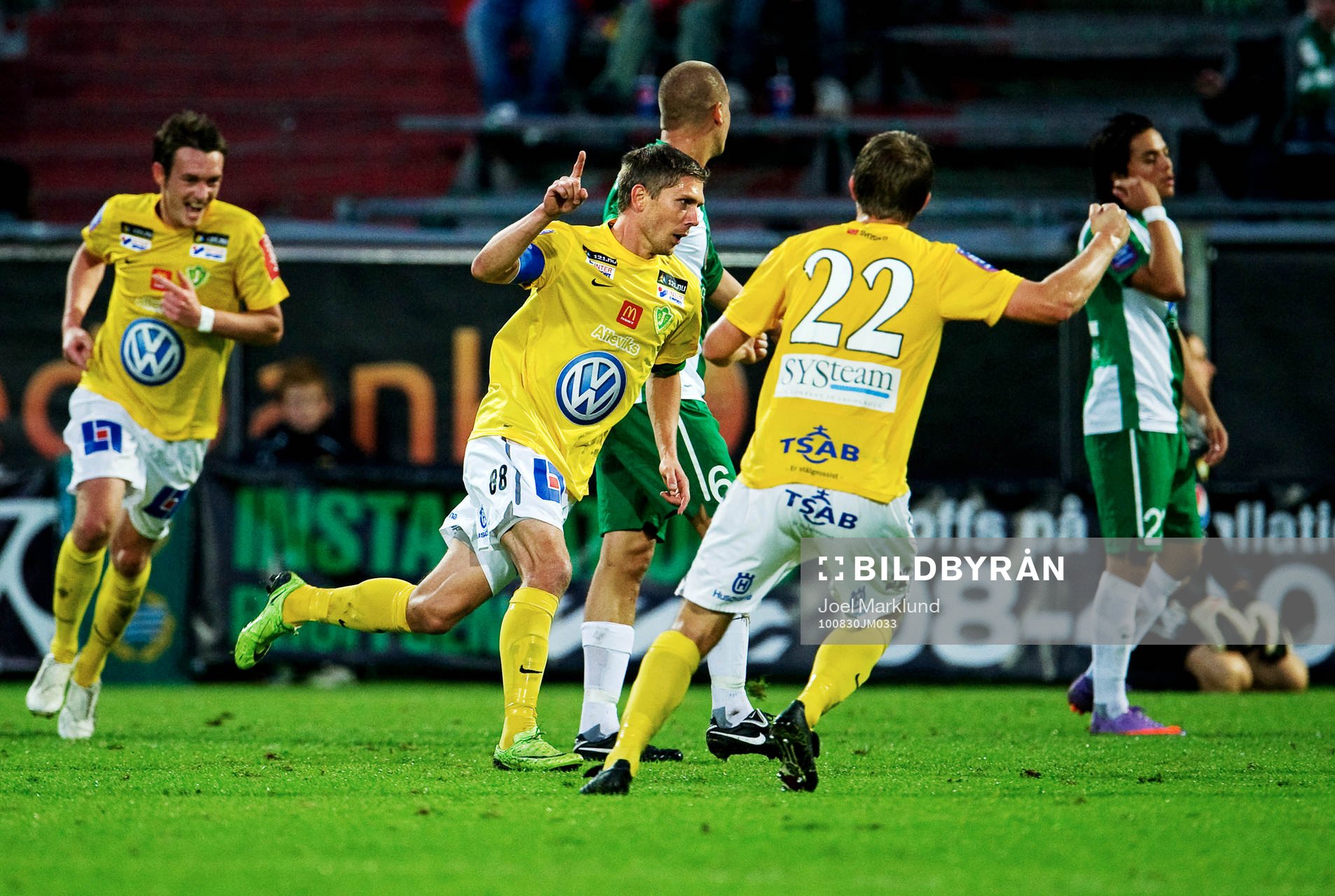  Dennis Östlund, Jönköping, jubel efter att ha gjort 0-1.