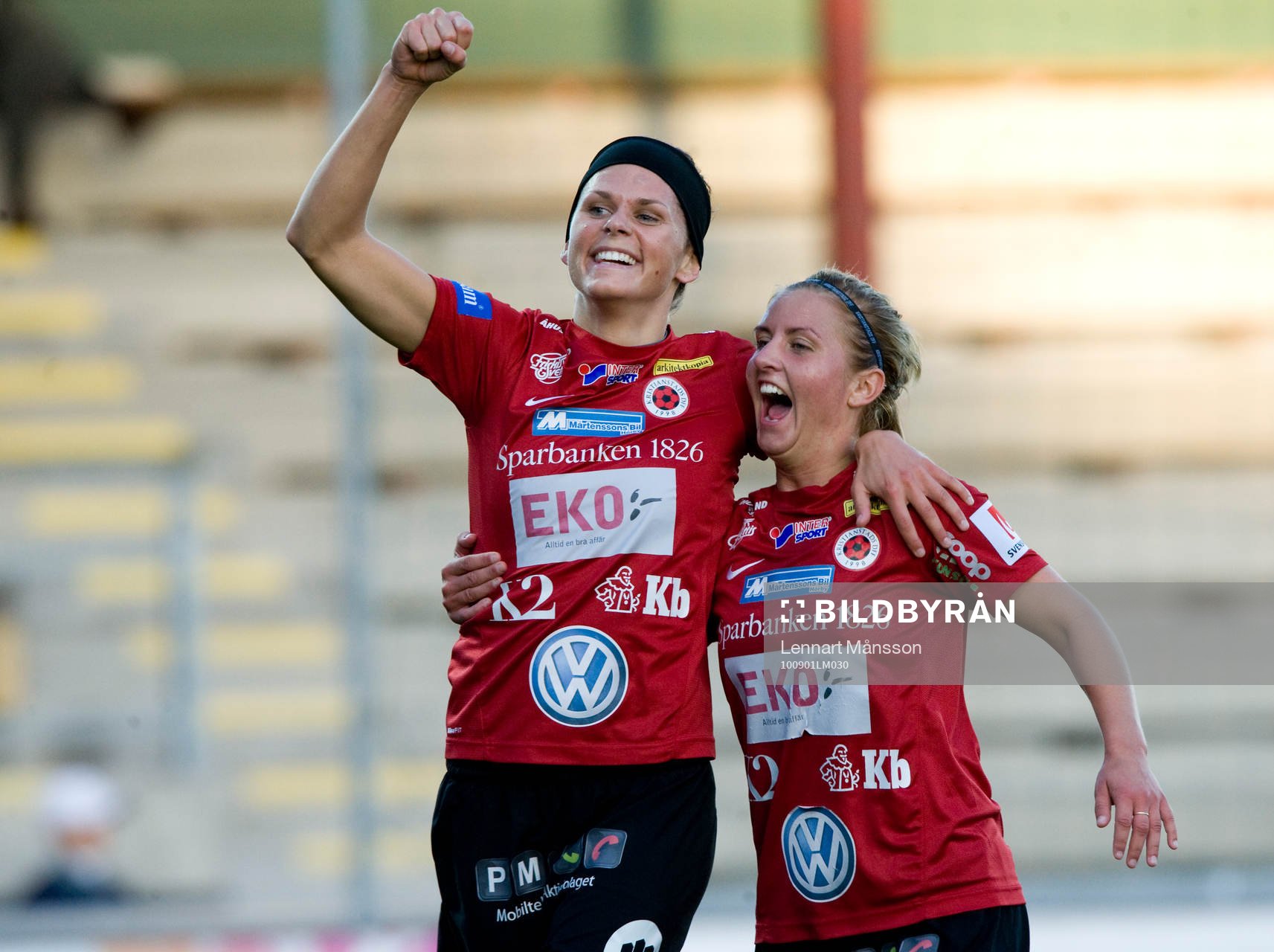1-2 Susanne Moberg som grattas av Kirsty Yallop