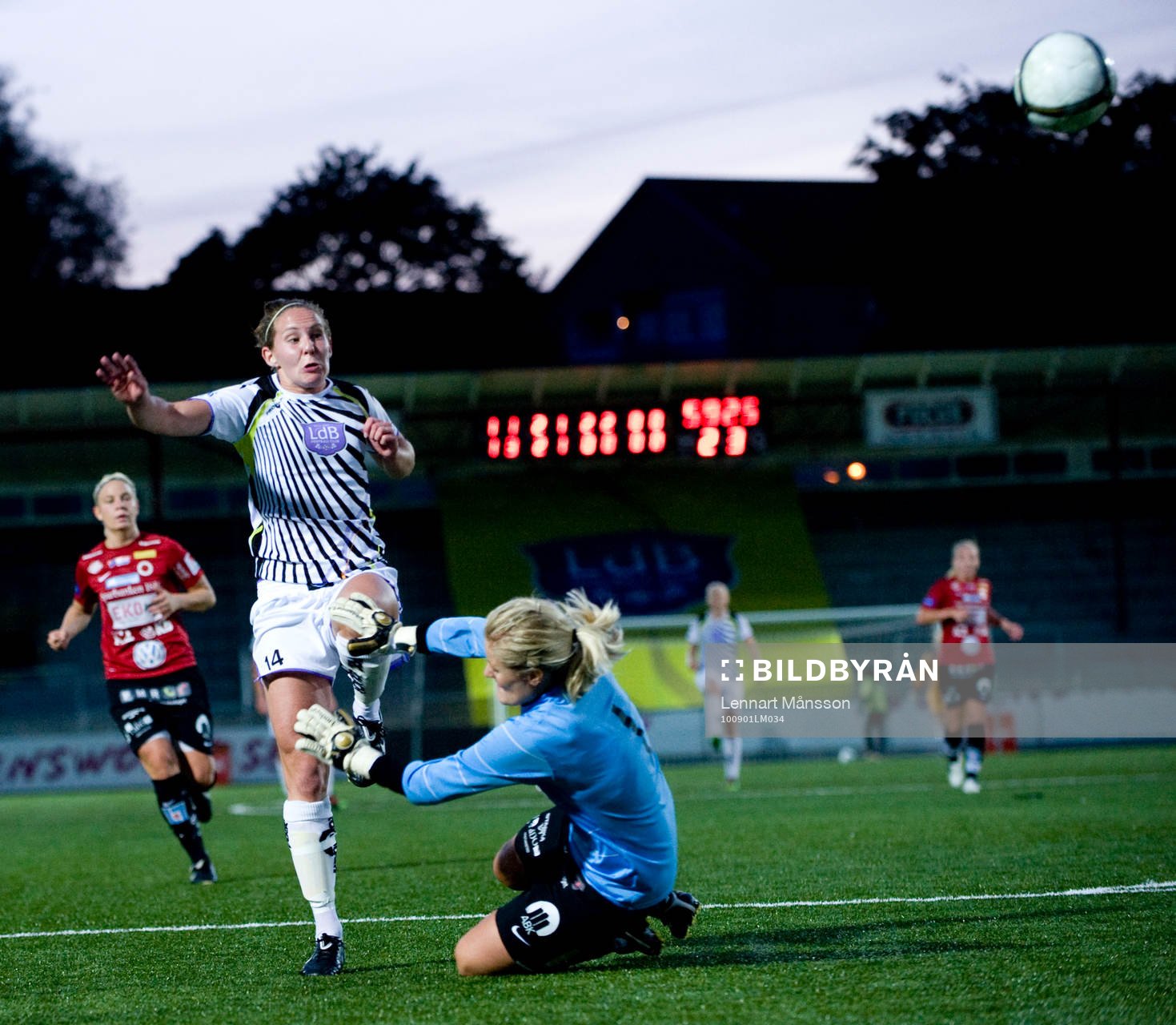  3-3 kvittering av Manon Melis, som överlistar Sandra Wahldén, målvakt, Kristianstad