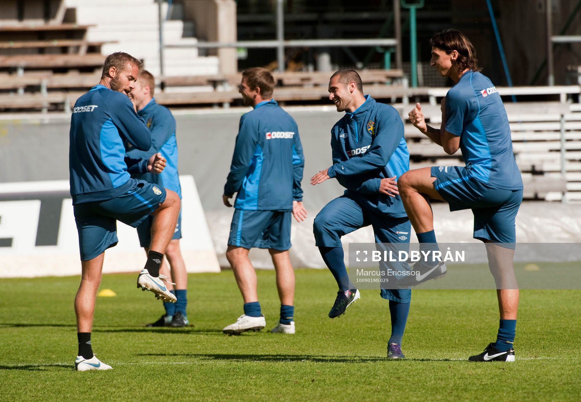 Olof Mellberg, Emir Bajramai och Zlatan Ibrahimoivc dansar