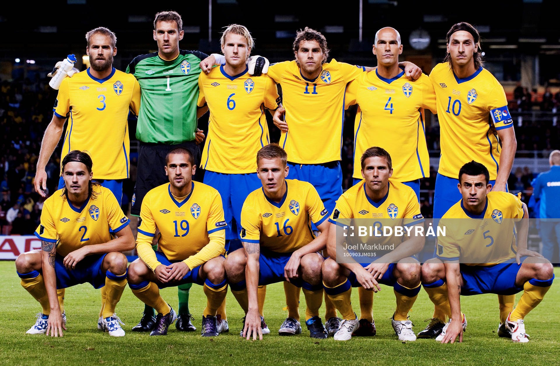 Startelva, från vänster, övre raden: Olof Mellberg,