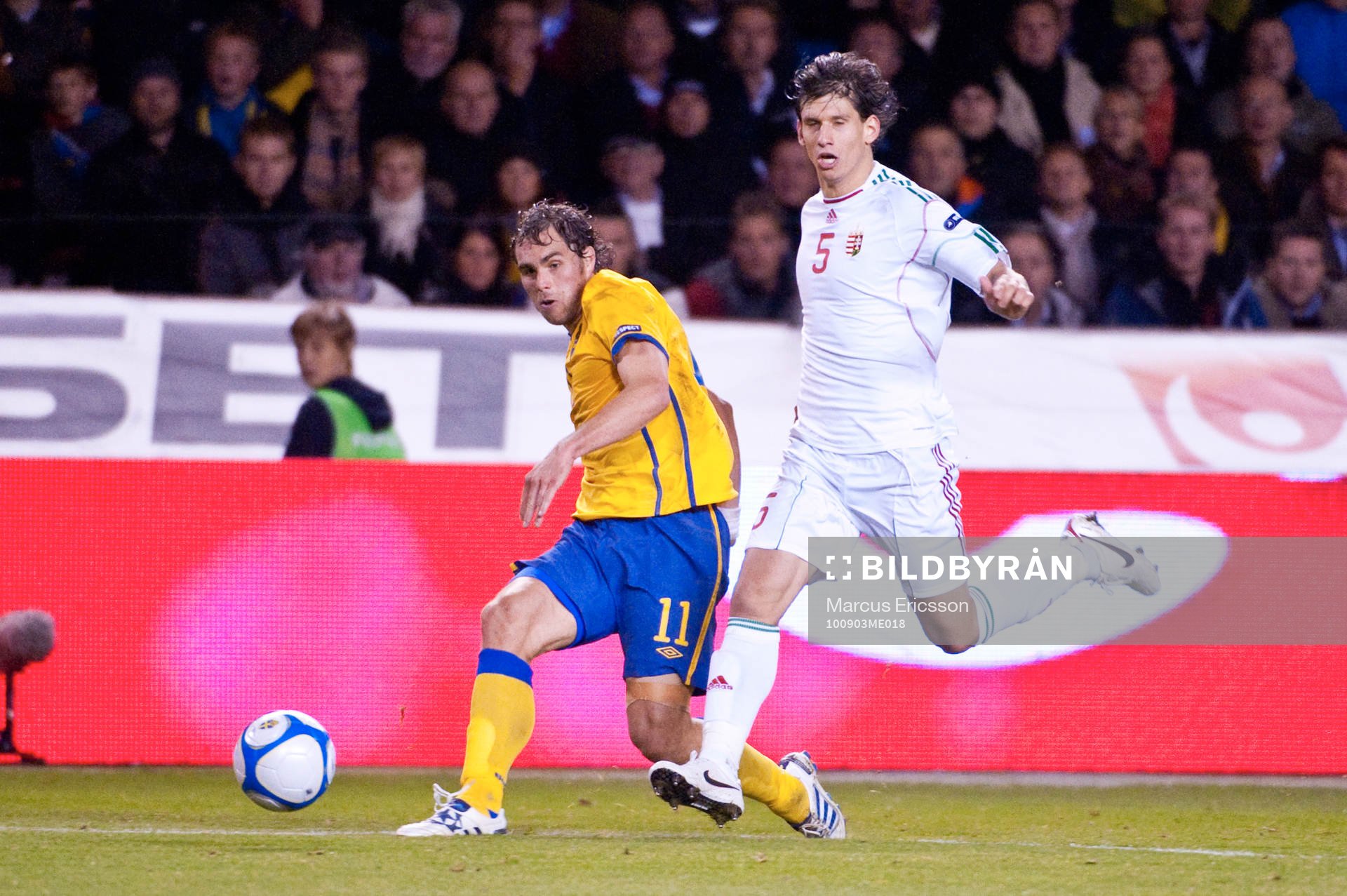 Johan Elmander, Sverige och Zsolt Laczko, Ungern