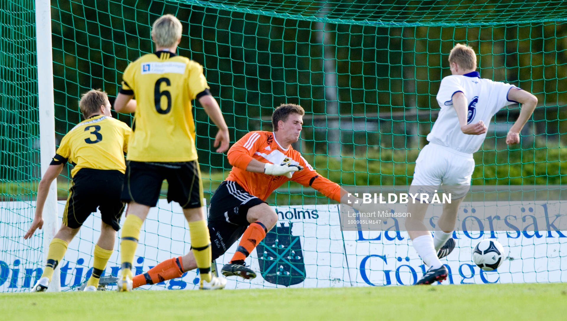 0-1, ..., Tord, överlistar Calle Lindell, målvakt,