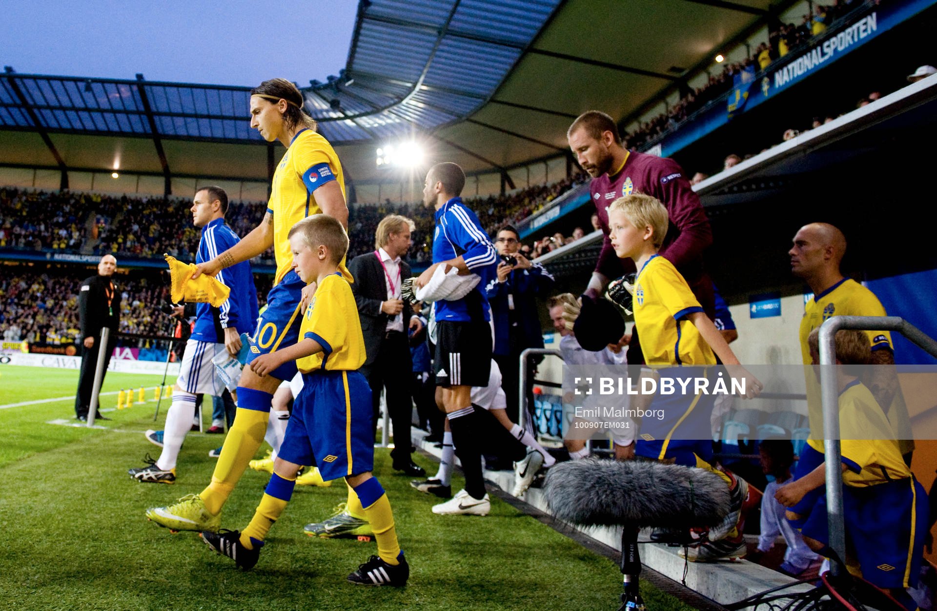 Zlatan Ibrahimovic, Sverige går in