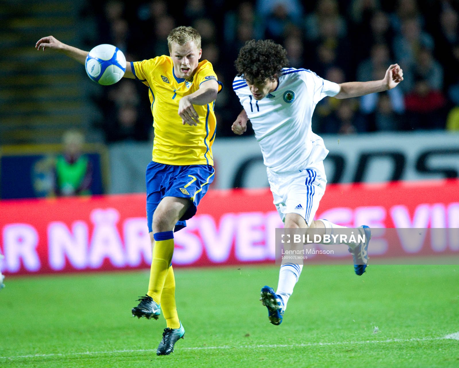 Sebastian Larsson, Sverige och Nicola Chiaruzzi, San Marino
