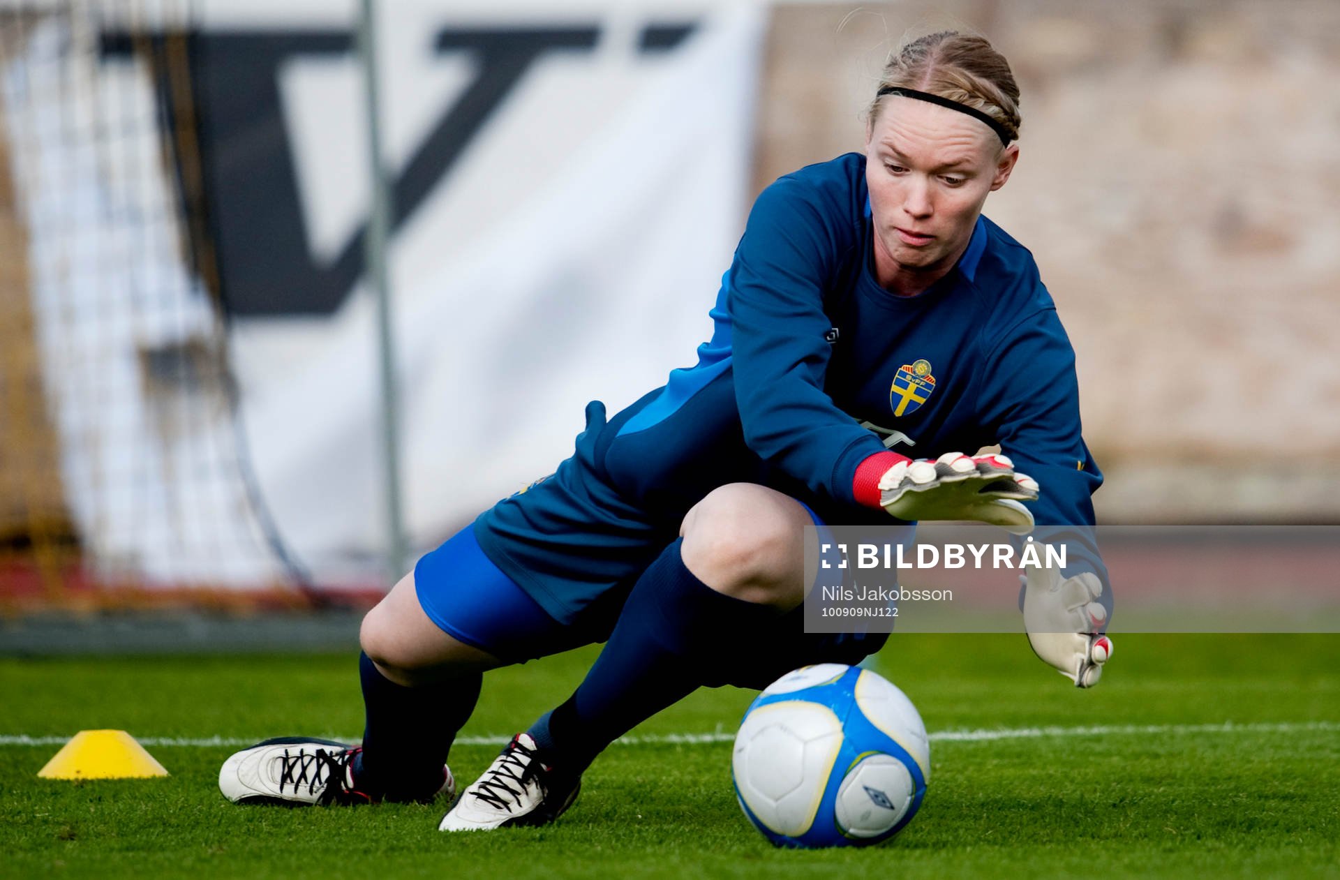 Hedvig Lindahl, målvakt
