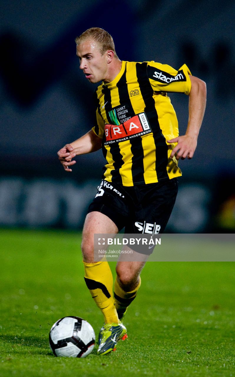 Kari Arkivou, Häcken